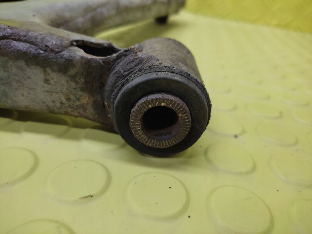 TOYOTA CELICA VII 1.8 arm left front