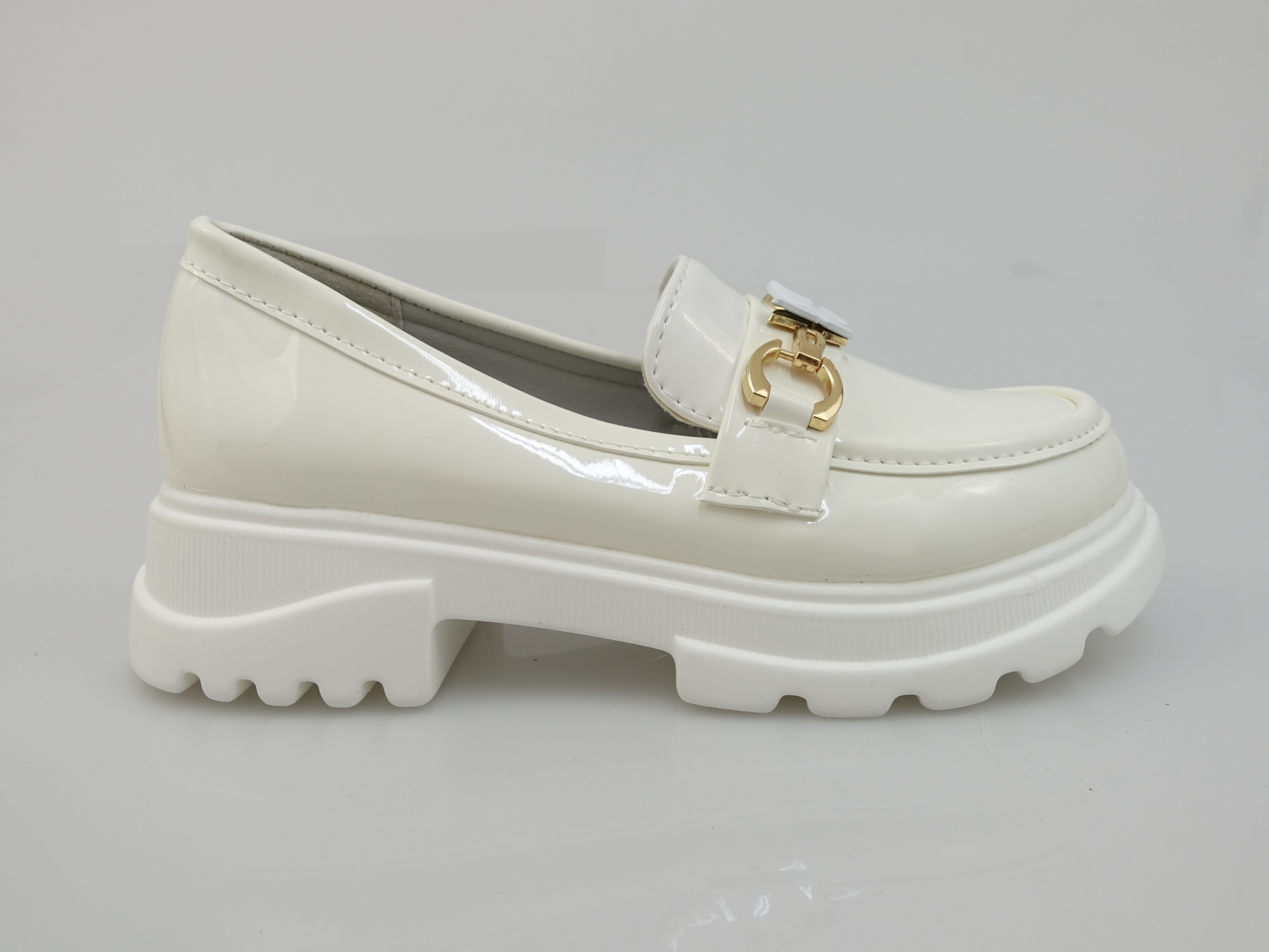 WSUWANE DZIEWCZĘCE LOAFERSY LAKIEROWANE MOKASYNY PÓŁBUTY białe Z KLAMRĄ 36 Marka bez marki