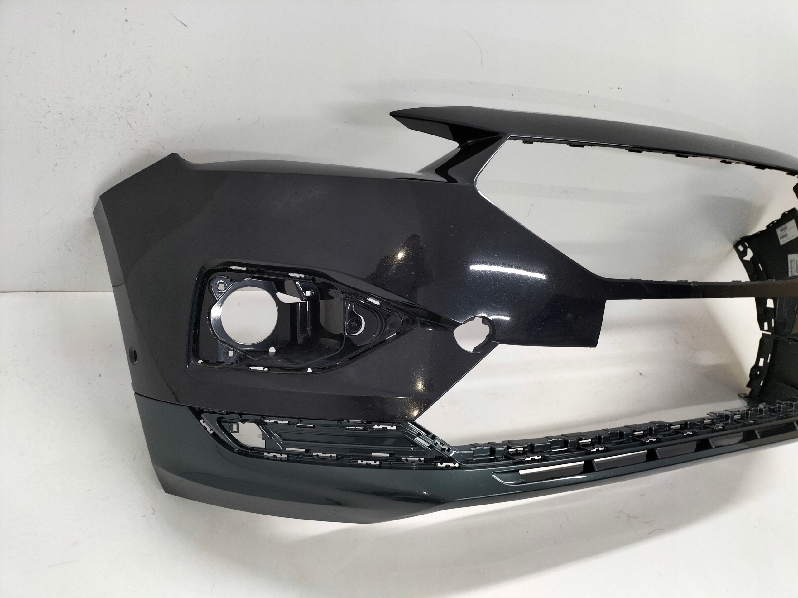 front bumper front SEAT TARRACO 18