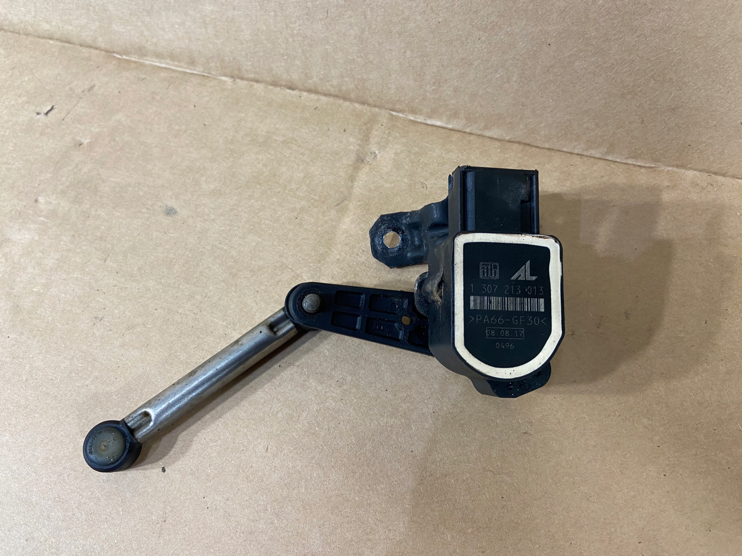 1307213013 - ДАТЧИК ВИРІВНЮВАННЯ ALFA ROMEO STELVIO