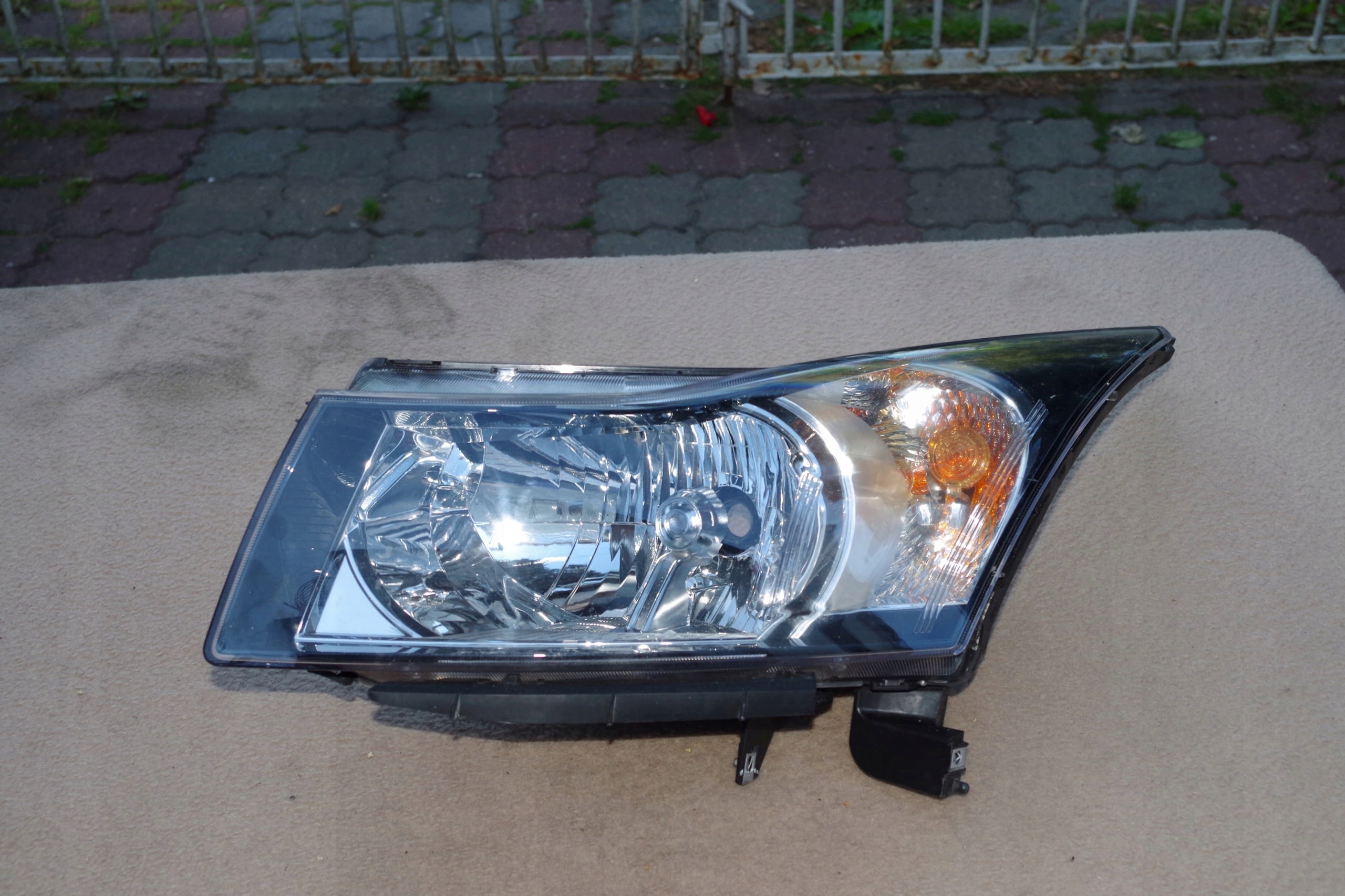 CHEVROLET CRUZE ORIGINALNA LHD LAMPA LEWA SCHEINWERFER LINKS 12412