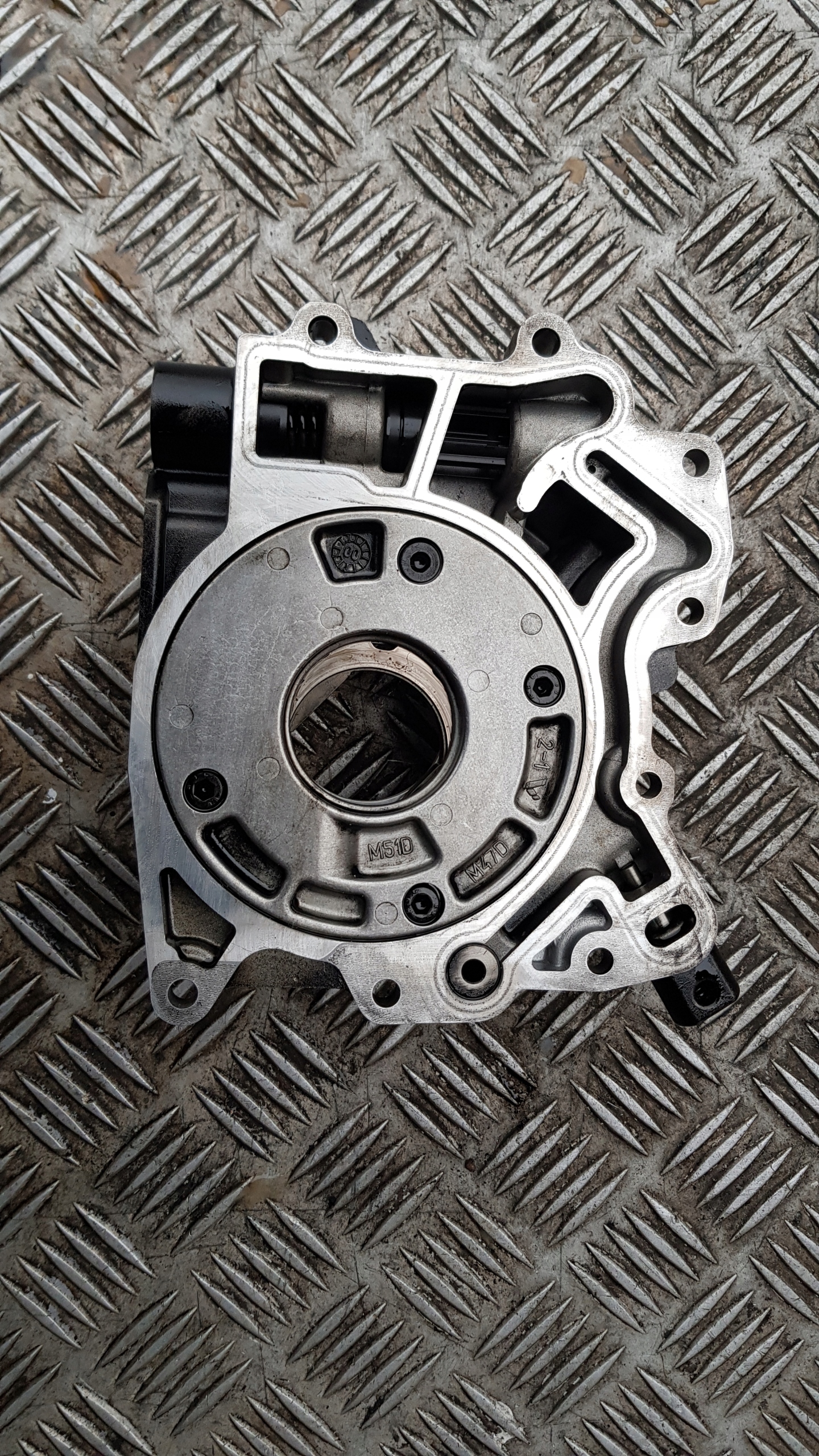 BMW E46 2.0D oil pump M47D