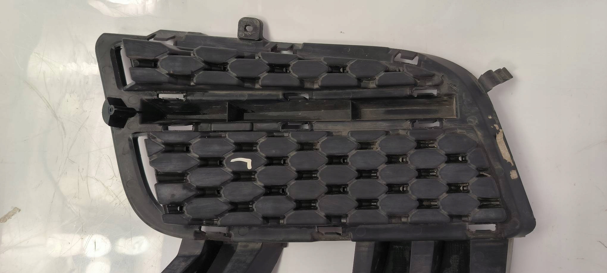 grid of a bumper front GX73-8B290-AA JAGUAR XE X760 2.0 D