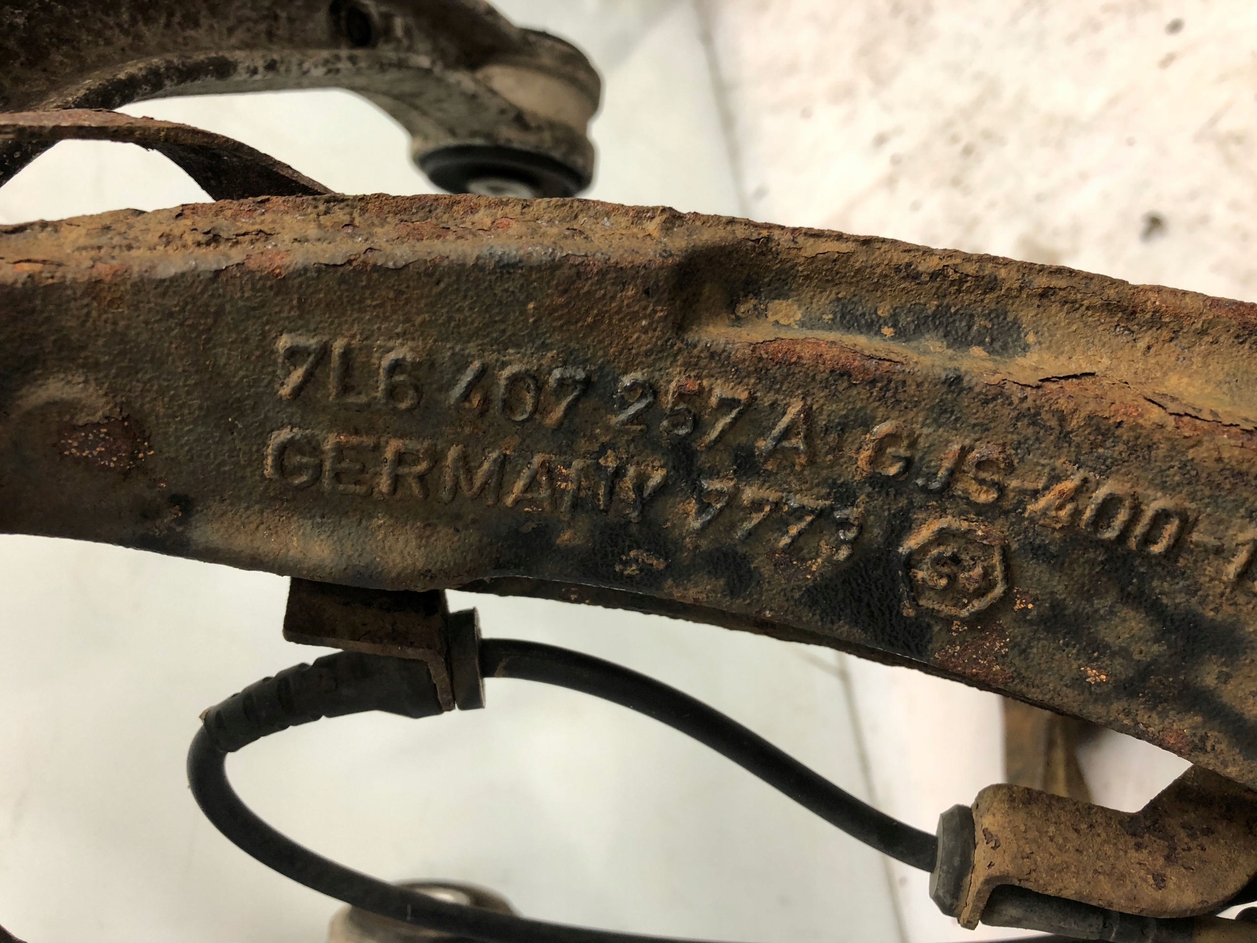 swing left VW TOUAREG 7L 2.5 TDI 7L6407257A