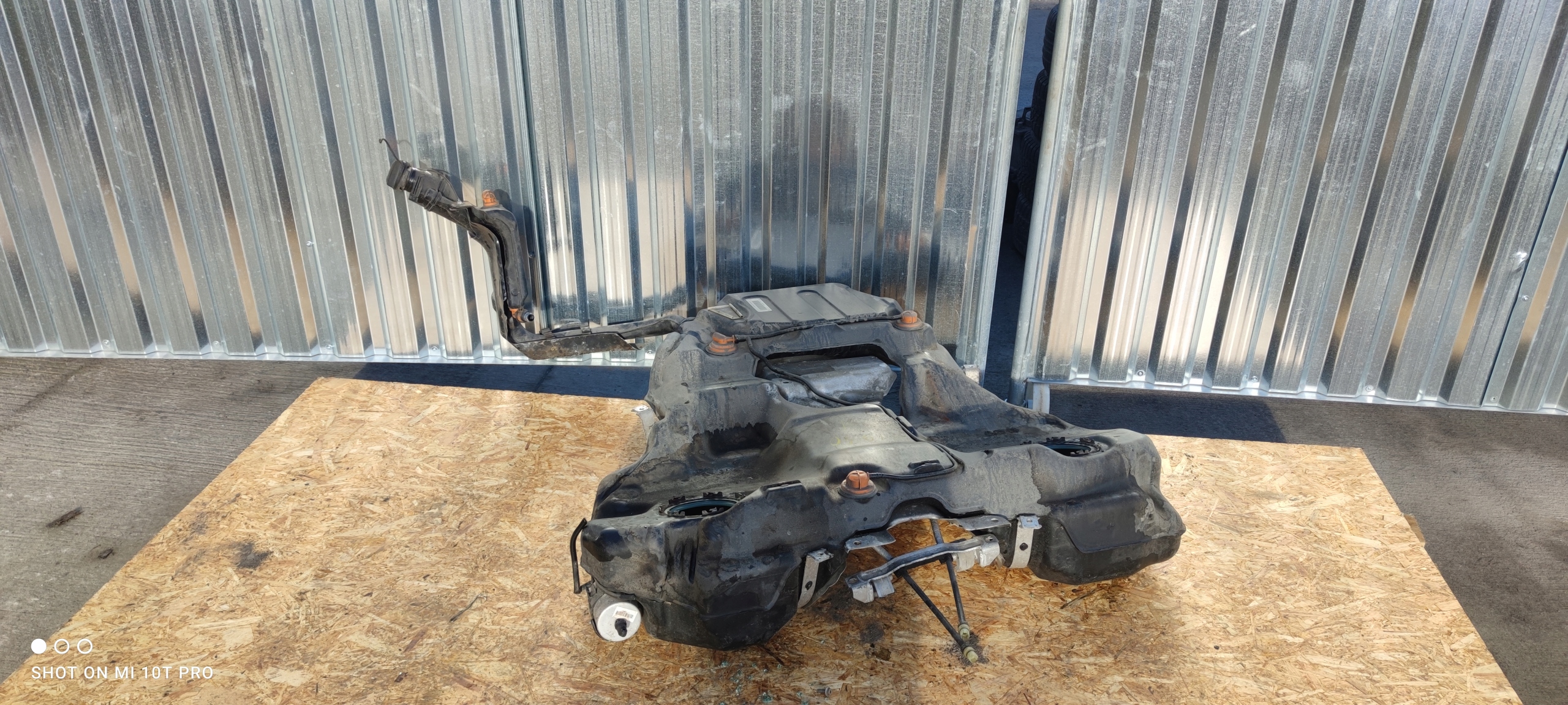 kraftstofftank tank AUDI A4 B7 QUATTRO 8E0201022FB