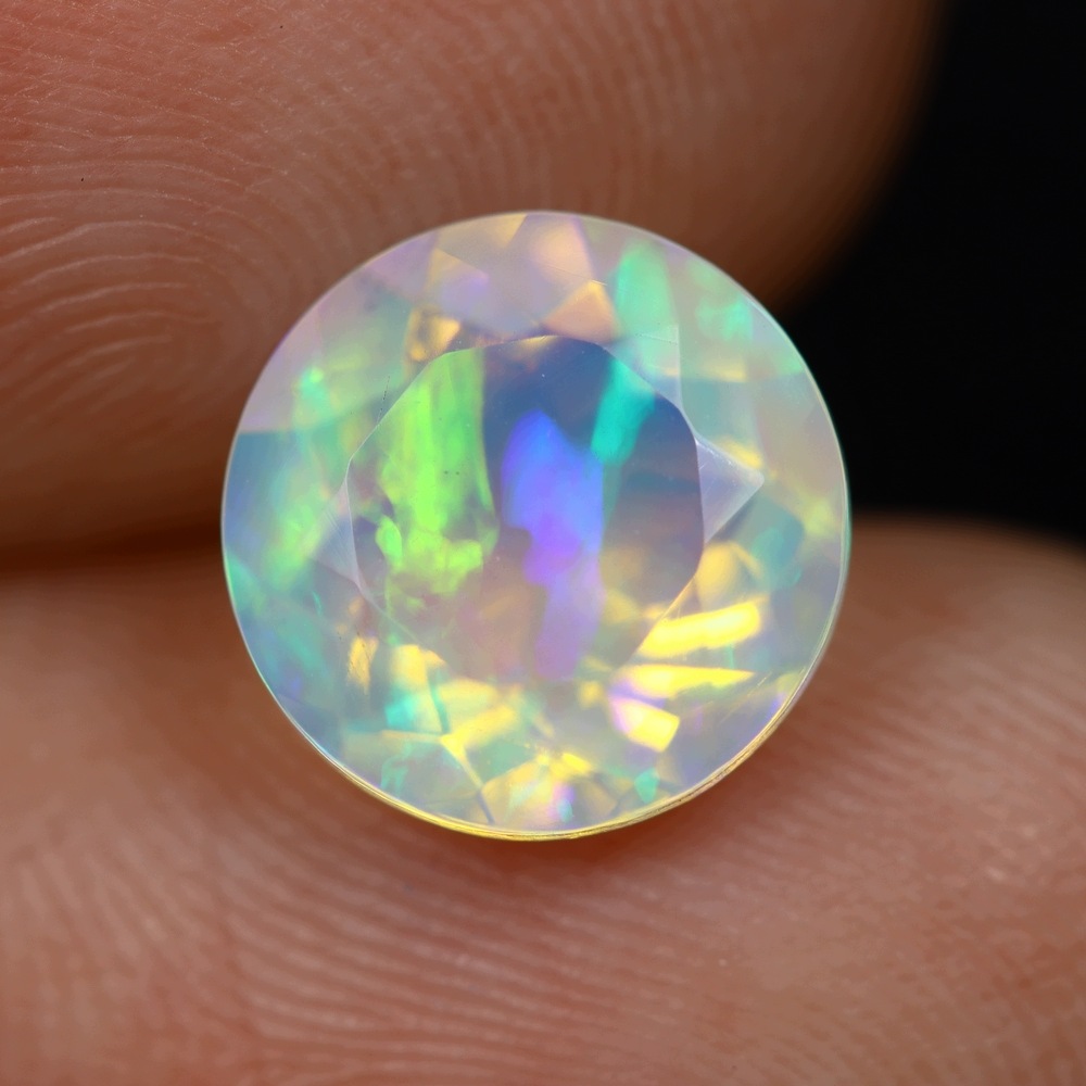 Přírodní opál 1.96 ct Kulatý Etiopie certifikát Wbd