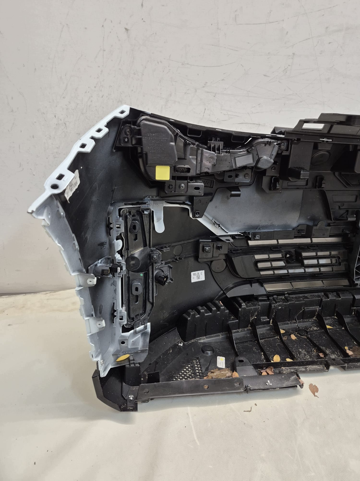 NISSAN MICRA K15 E-TECH VI 25- bumper front front PDC 8037040