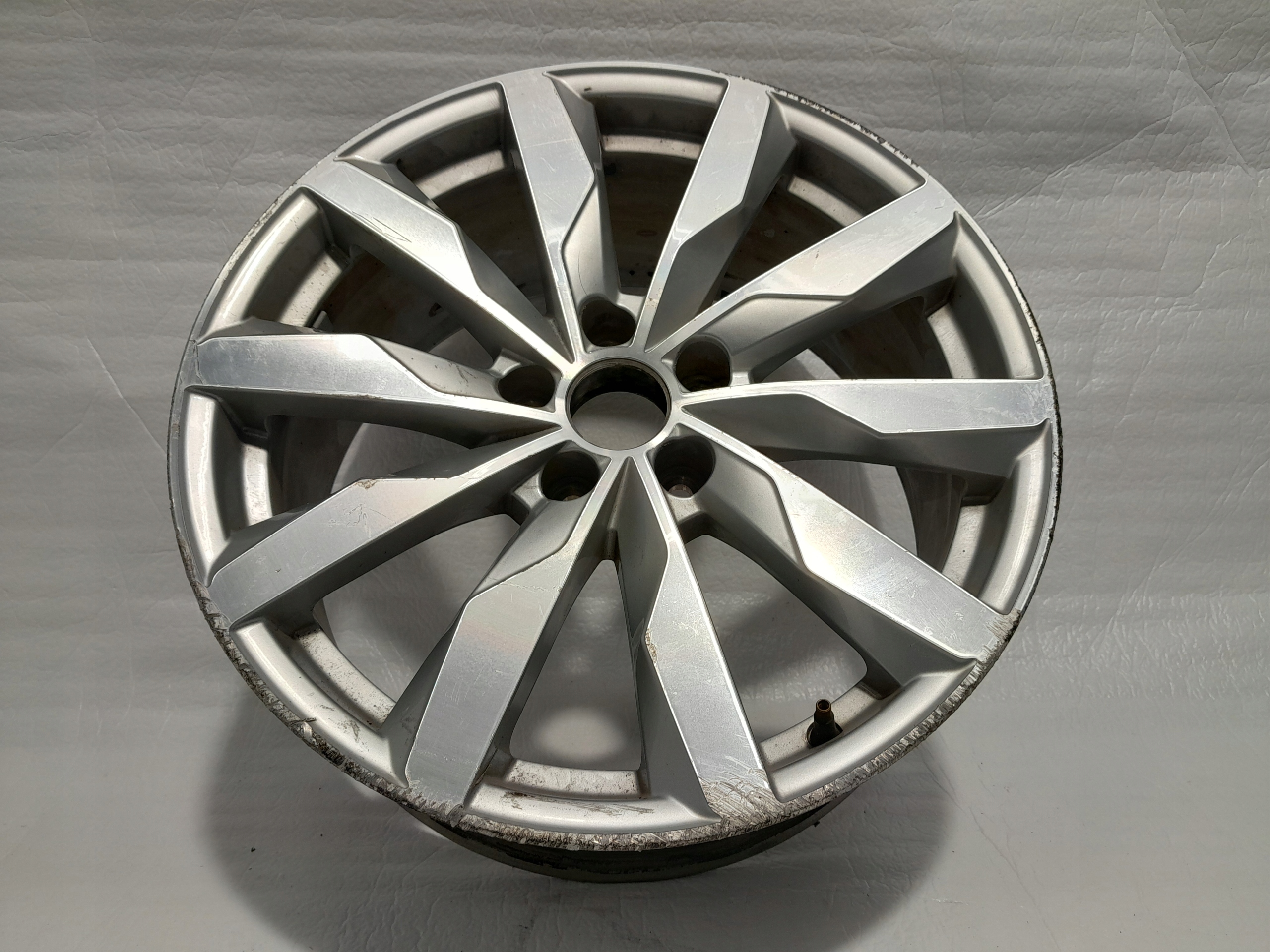 AUDI A4 B9 A5 8W A6 disk ALU 18'' CALI ORG. 8W0601025S