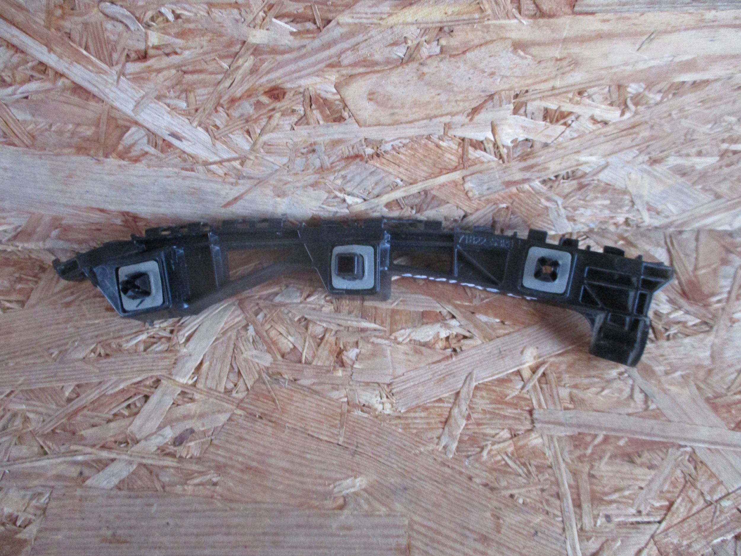 Supporto sinistra Paraurti posteriore SUZUKI SWIFT MK8