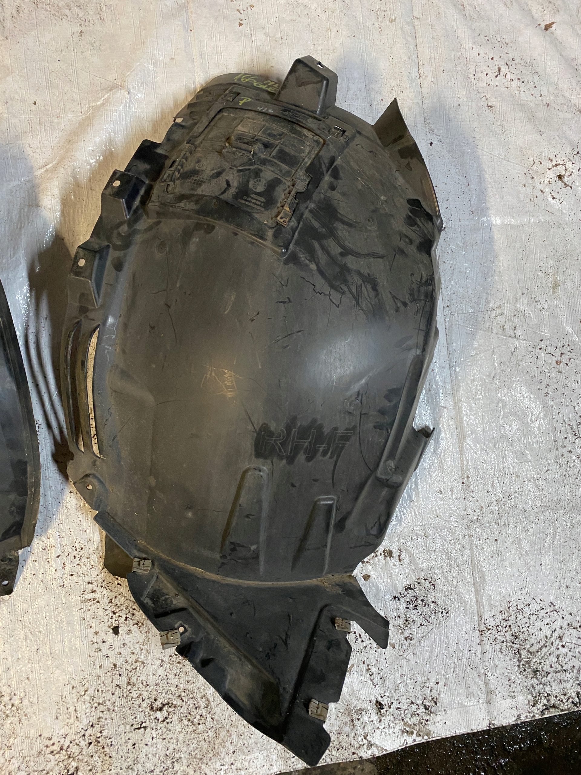 MERCEDES 6.3 AMG 166 W166 NADKOLE PRZEDNIE A1668802905 A1668811222 Typ samochodu 4x4/SUV Samochody osobowe