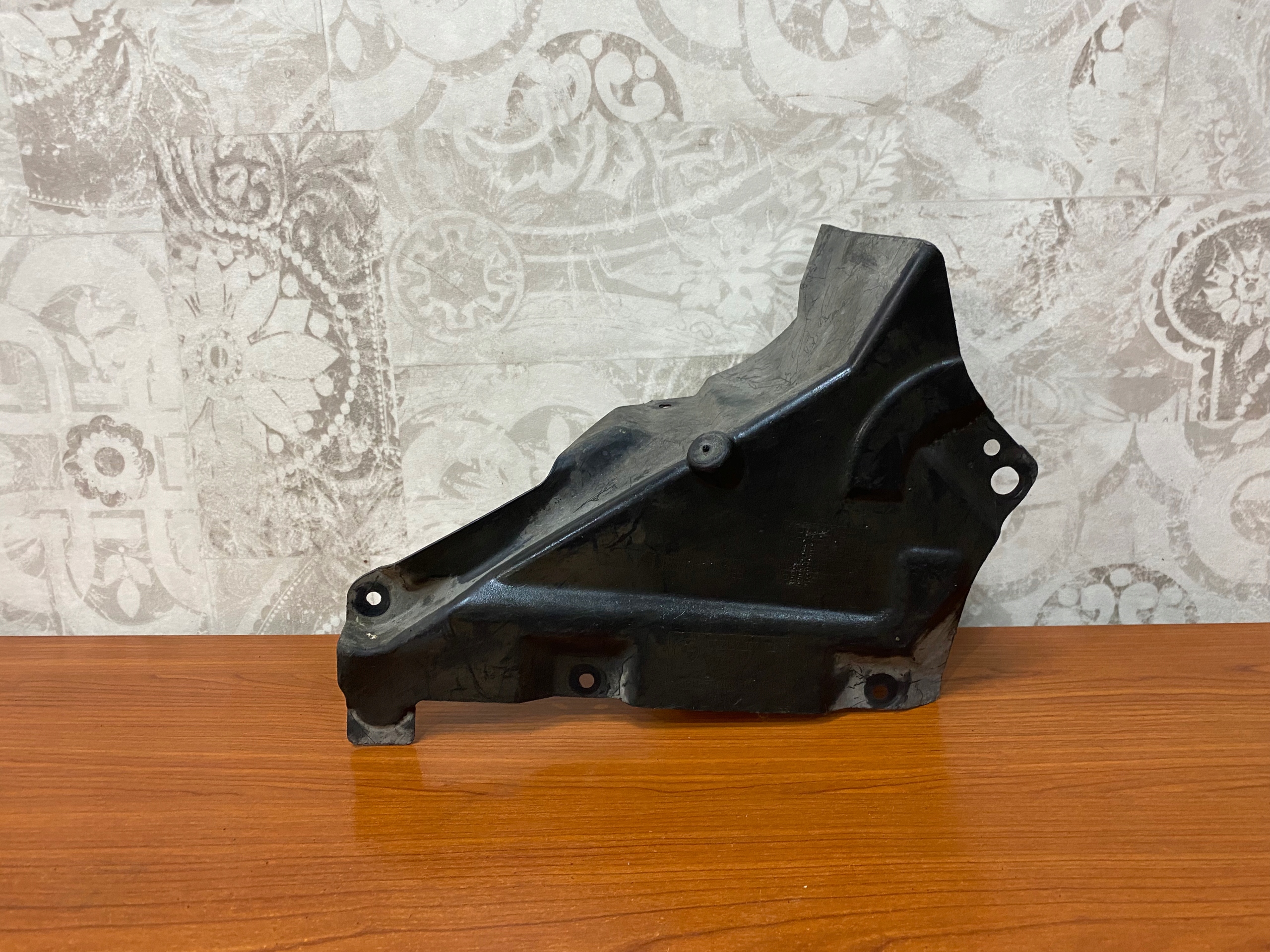 fedél nadkola dolna BMW X1 E84 3 E90 E91 E92 LCI