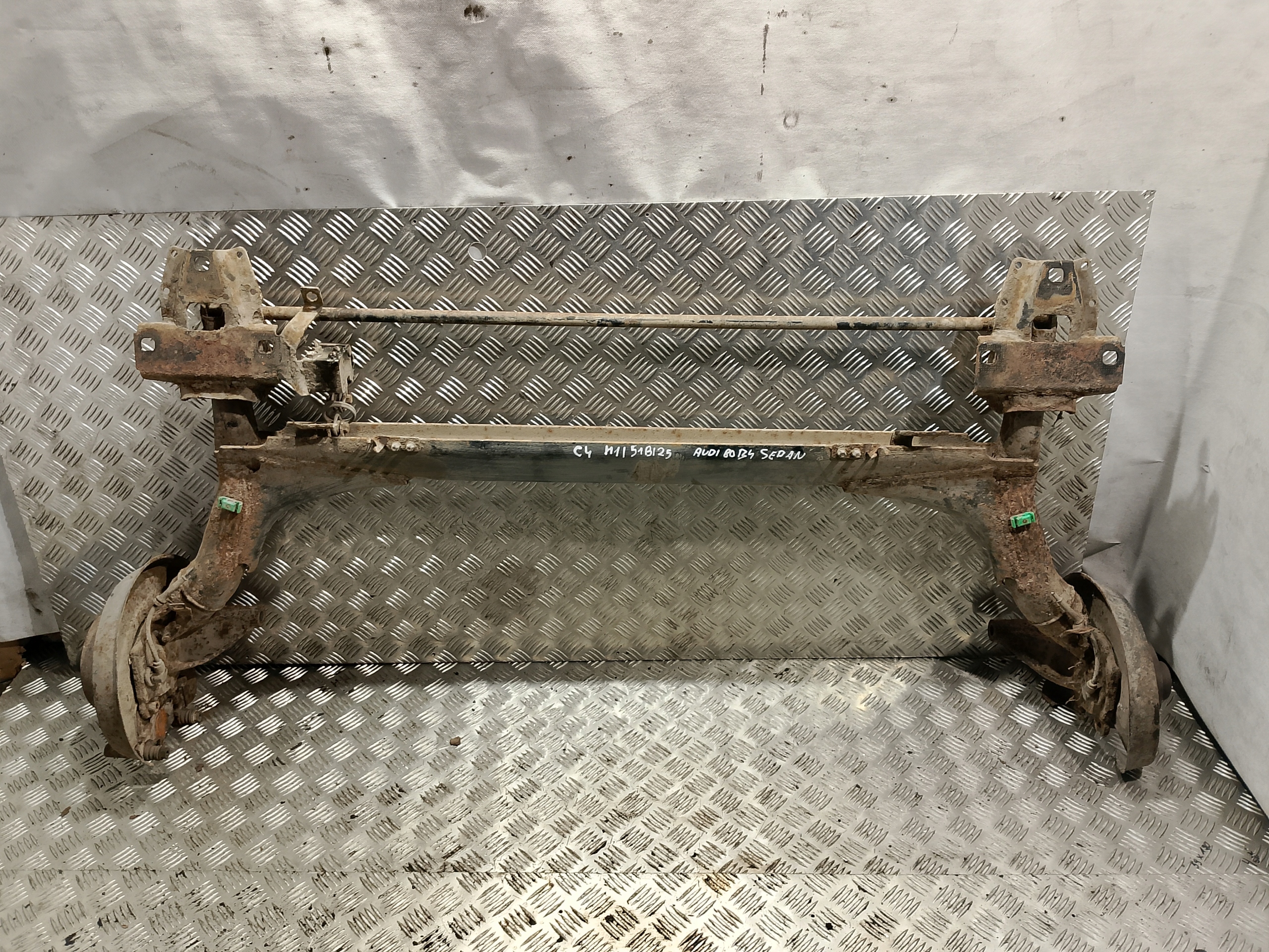 Achsträger träger heck hinten AUDI 80 B4 Sedan