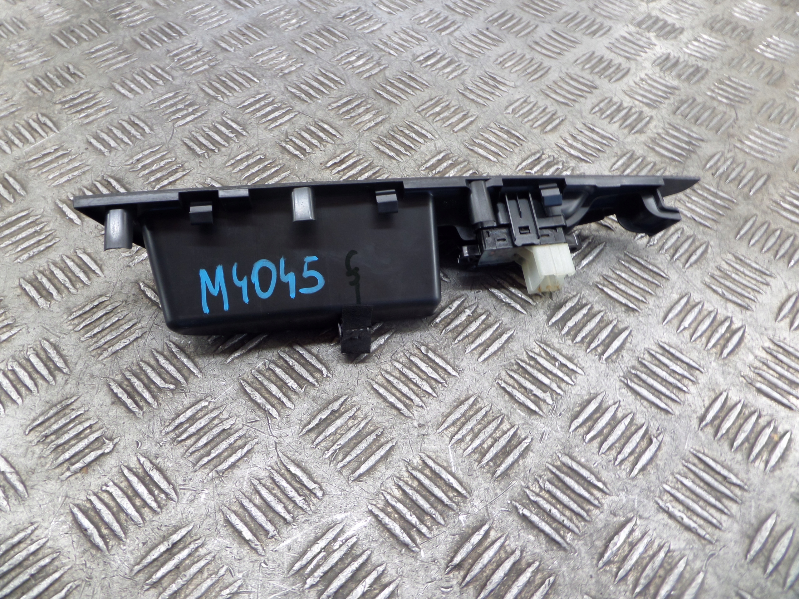 NISSAN QASHQAI J11 PANEL Vitre P.Arrière 829604EA0AX