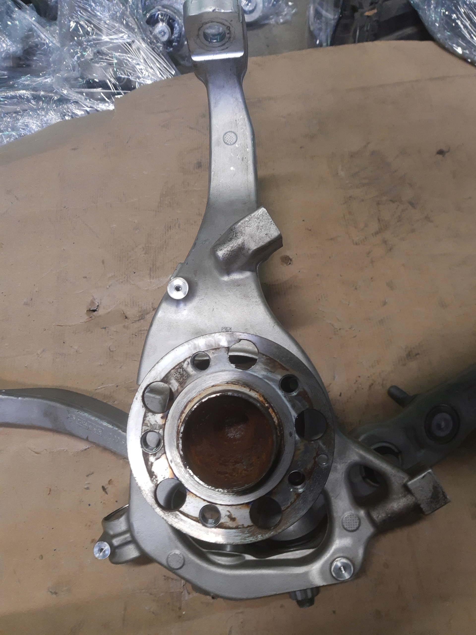 A2053300510 A2053305706 - MERCEDES C W205 63S AMG лівий ZWRTNICA + важелі управління