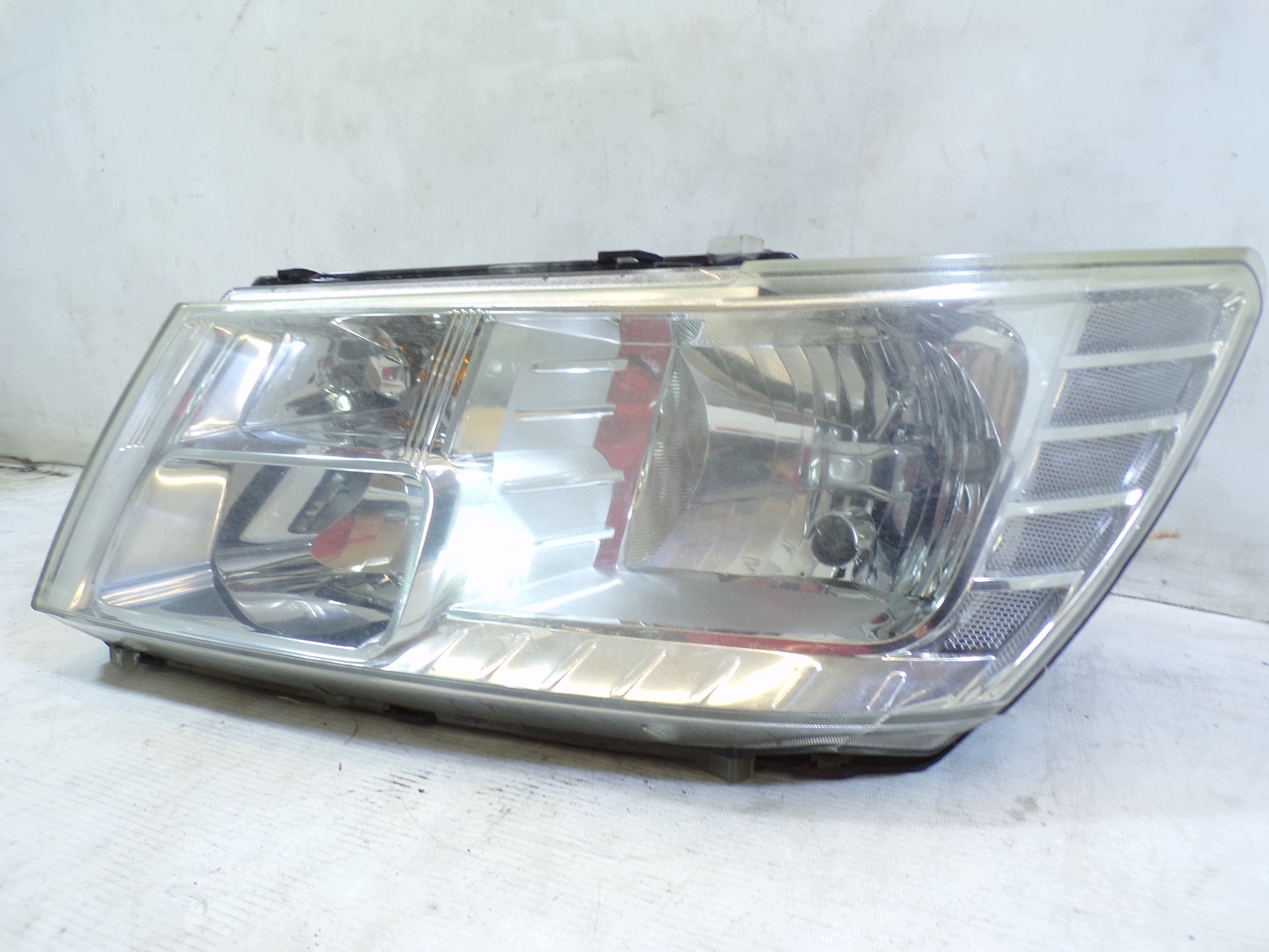 light front front left DODGE JOURNEY (K)