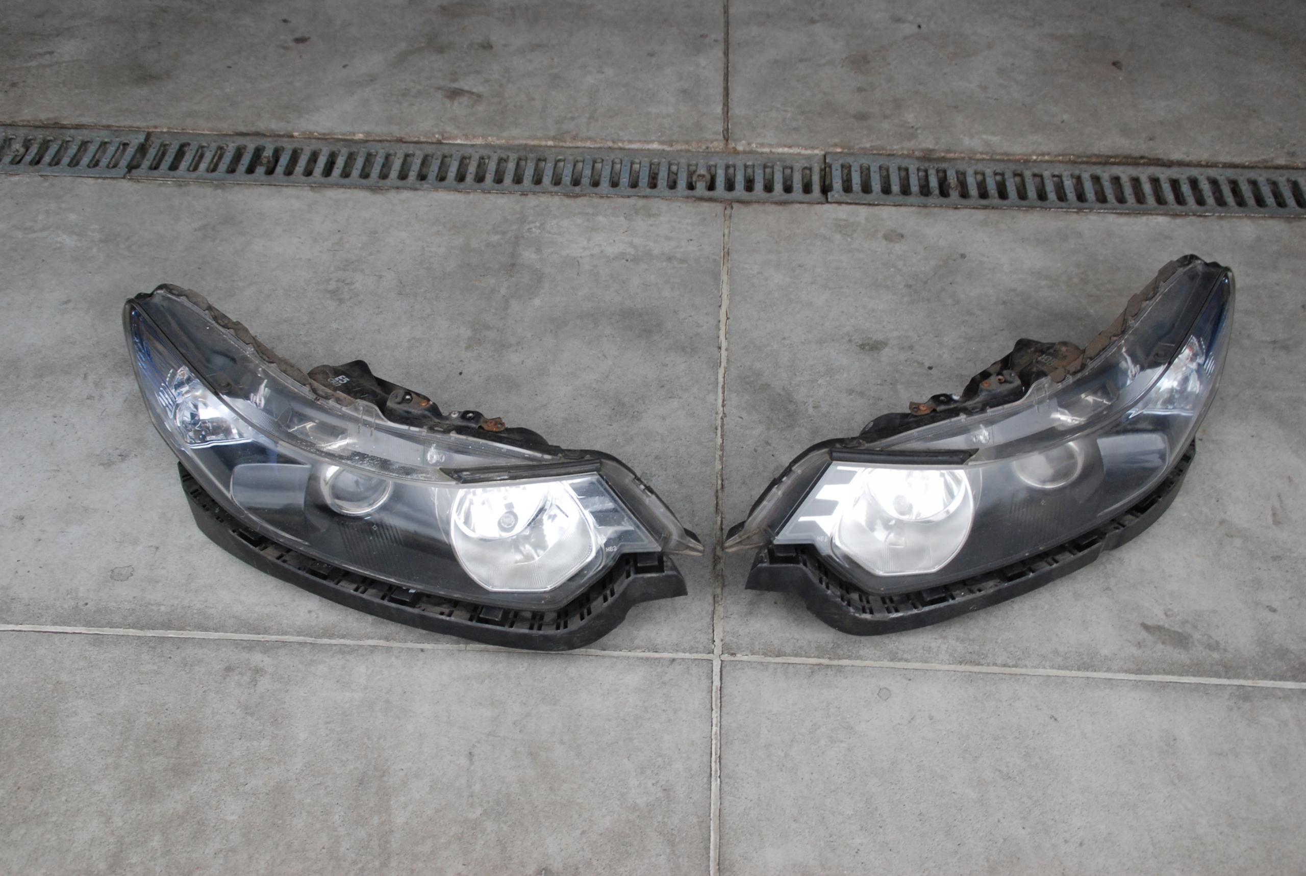 HOND ACCORD VIII РЕСТАЙЛІНГ 11- ФАРА ФАРИ L / ПРАВ. UK