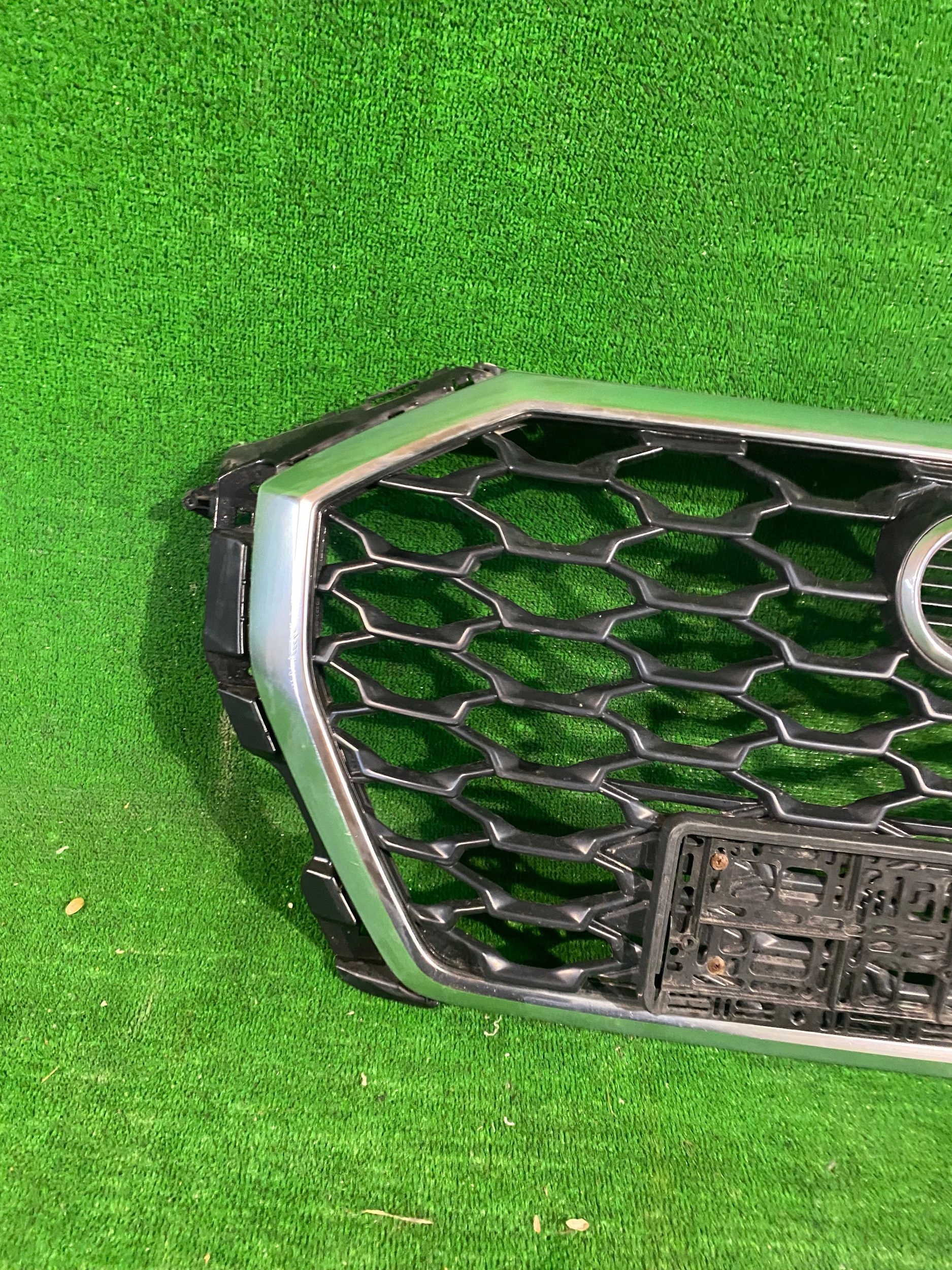 Audi Q3 Kühlergrill FRONTGRILL Kühlergitter - Thumbnail 3