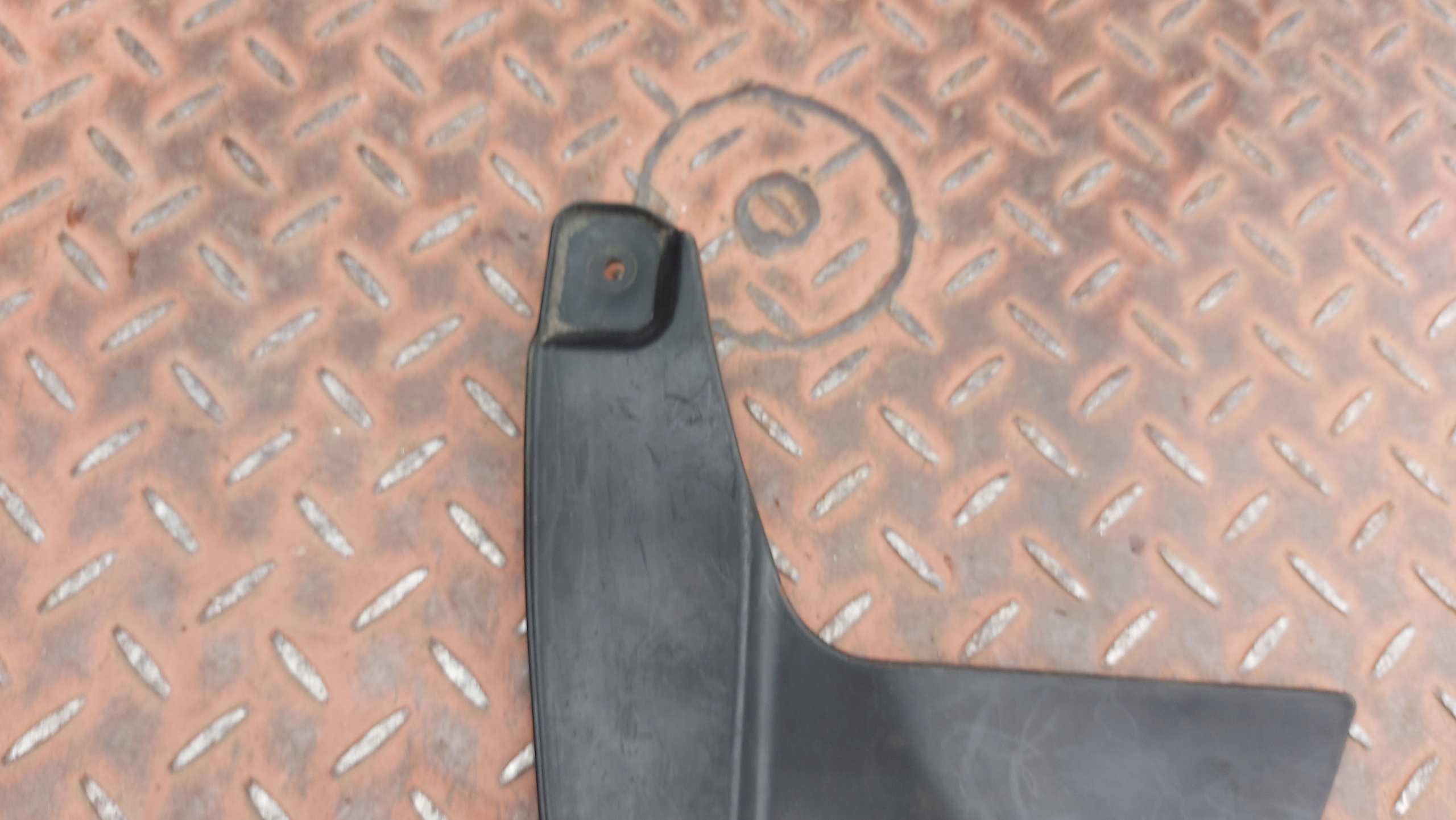 mudguard flap left front TOYOTA CAMRY 01-11 PREVIA 00-05