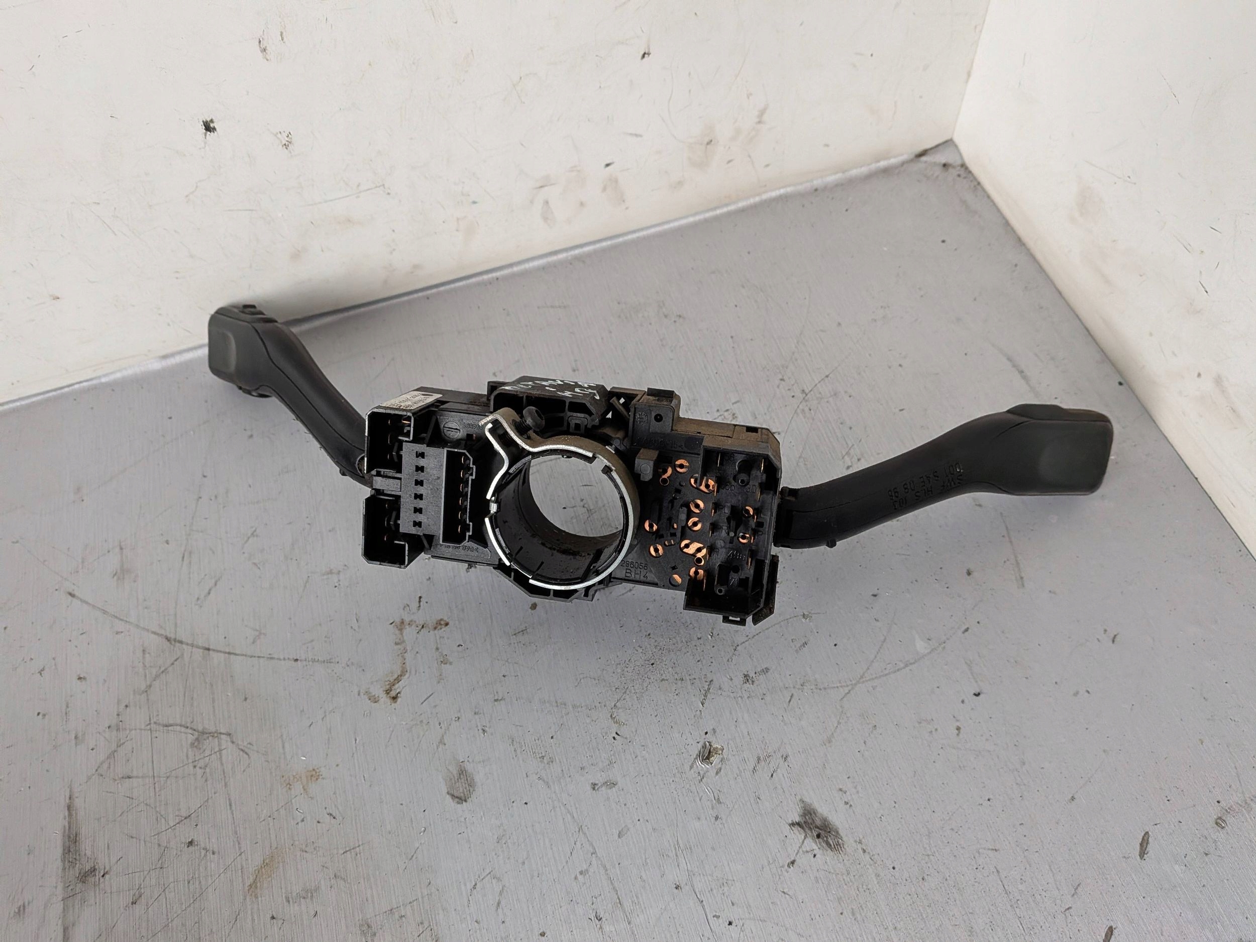 DEVIO LUCI TERGICRISTALLO TERGI Skoda Octavia e Mk1 4B0953503G Europa