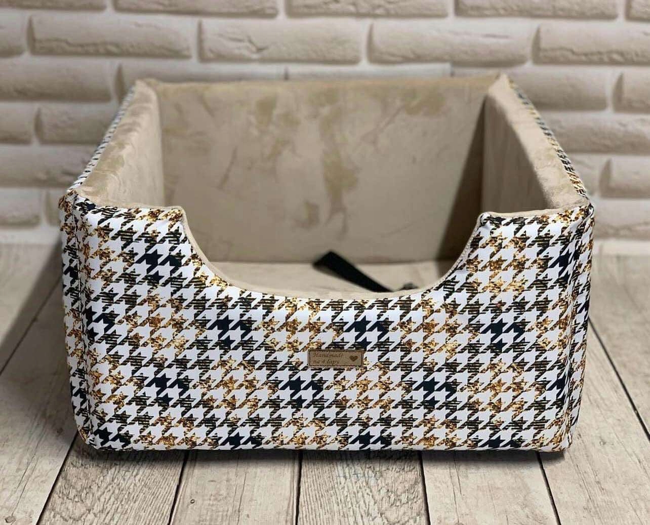 Autosedačka přepravka pro psa a psa pelíšek