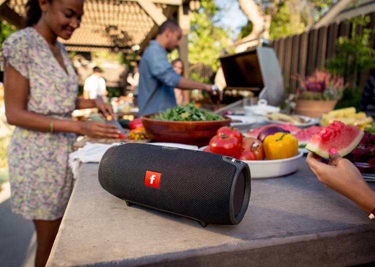 MOCNY GŁOŚNIK MOBILNY BEZPRZEWODOWY BLUETOOTH Z RADIO BASS PASKIEM NA RAMIE Model CHARGE RADIO TUBA BOOMBOX DUŻY GŁOŚNIK PRZENOŚNY