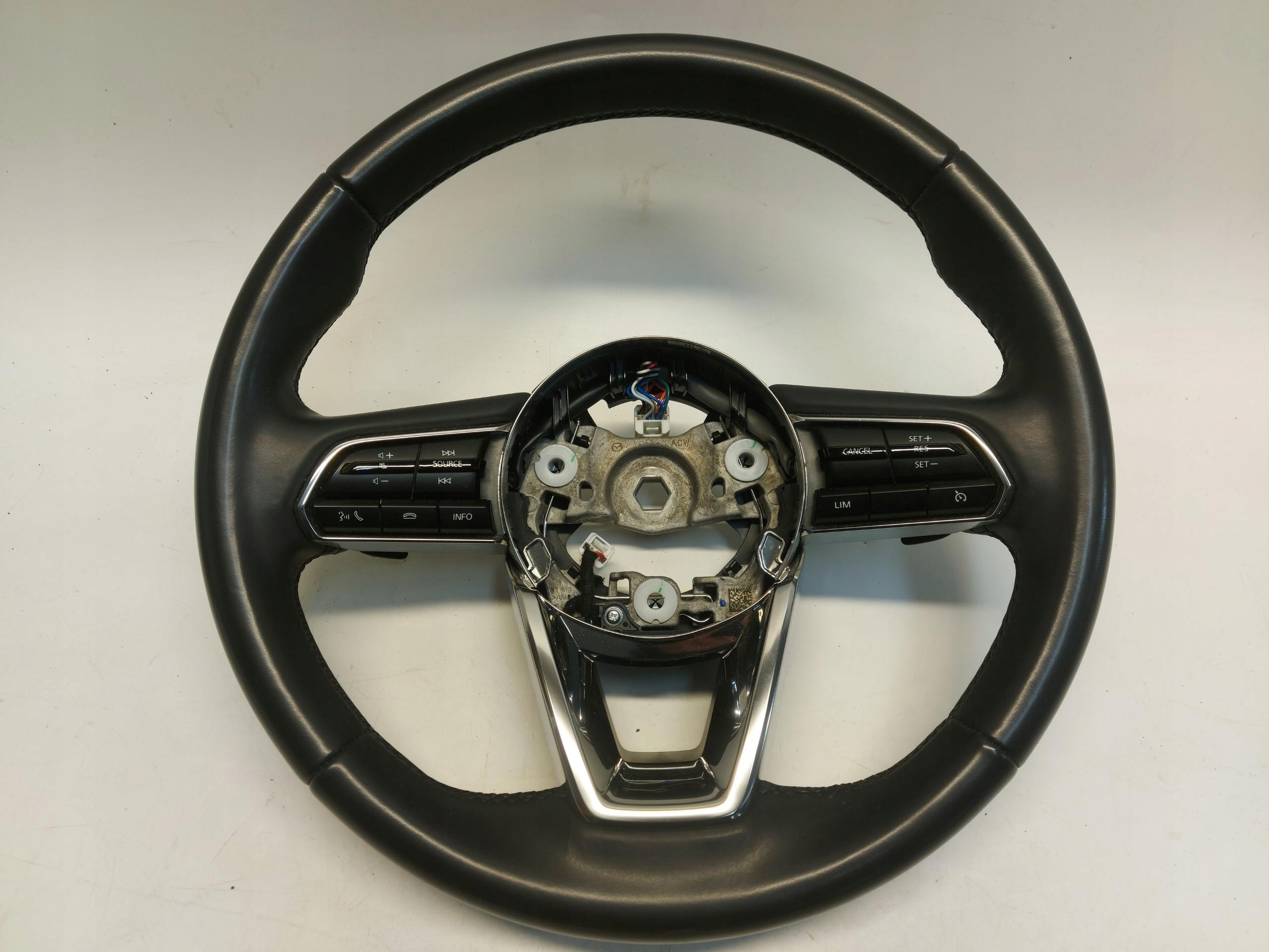 Mazda CX60 PHEV volante MULTIFUNCJA