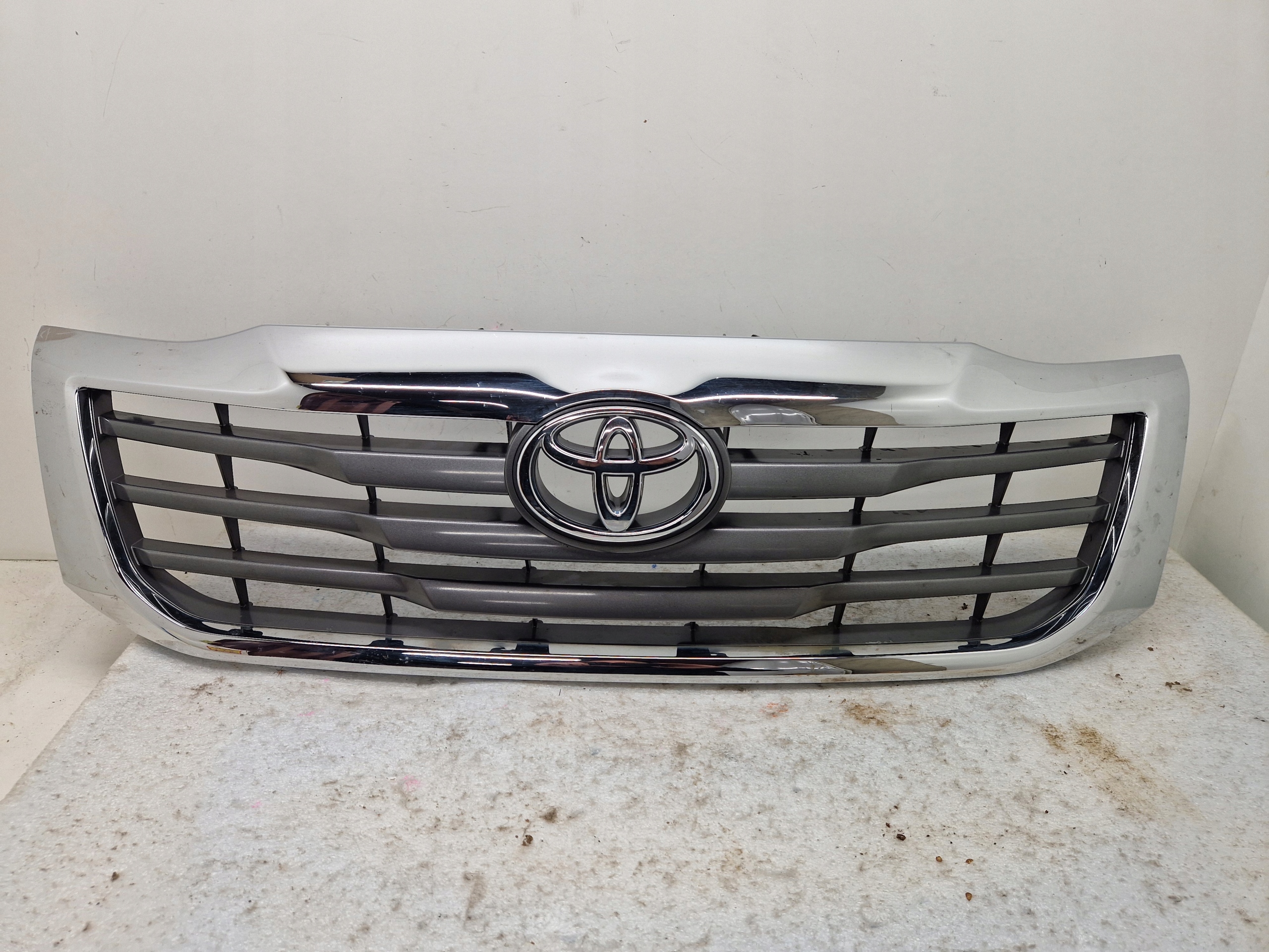 Toyota Hilux AN1P Kühlergrill FRONTGRILL Kühlergitter 531110K480M - Thumbnail 1