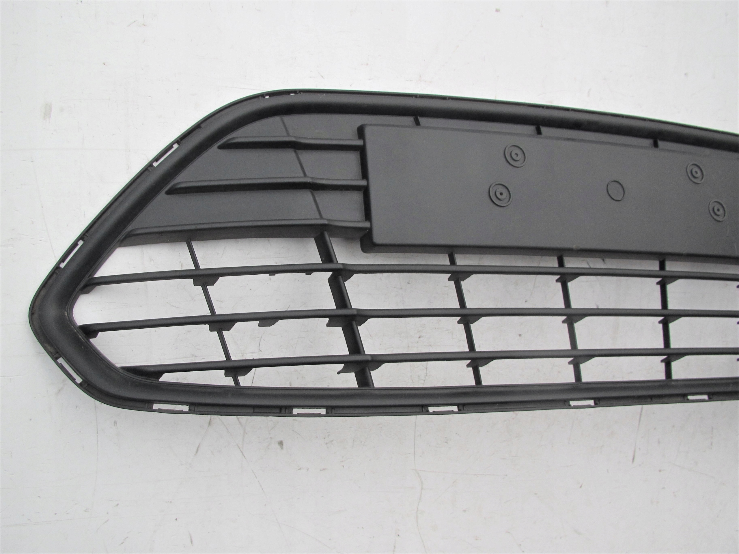 FORD MONDEO MK4 LIFT 10-15 grille central grid