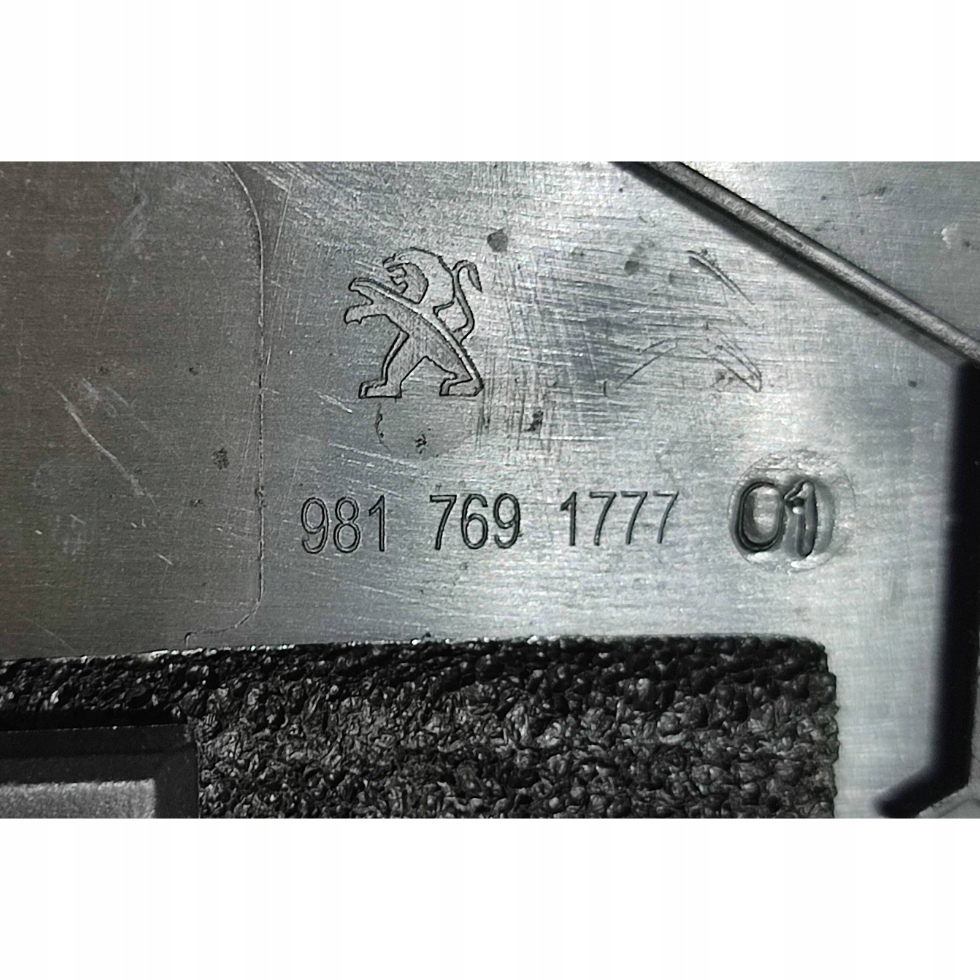 moulding rear part side right Peugeot Rifter 9817691777