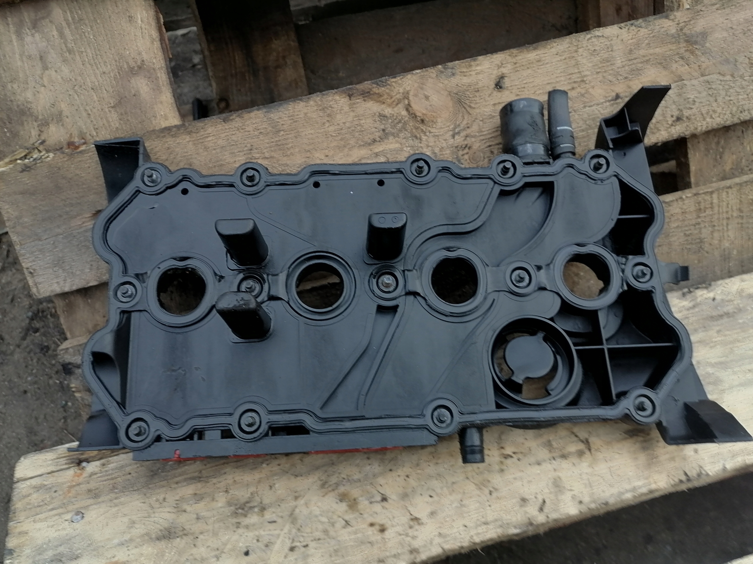 ABDECKUNG DER VENTILE 06D103469L AUDI A4 B7 2.0 TFSI