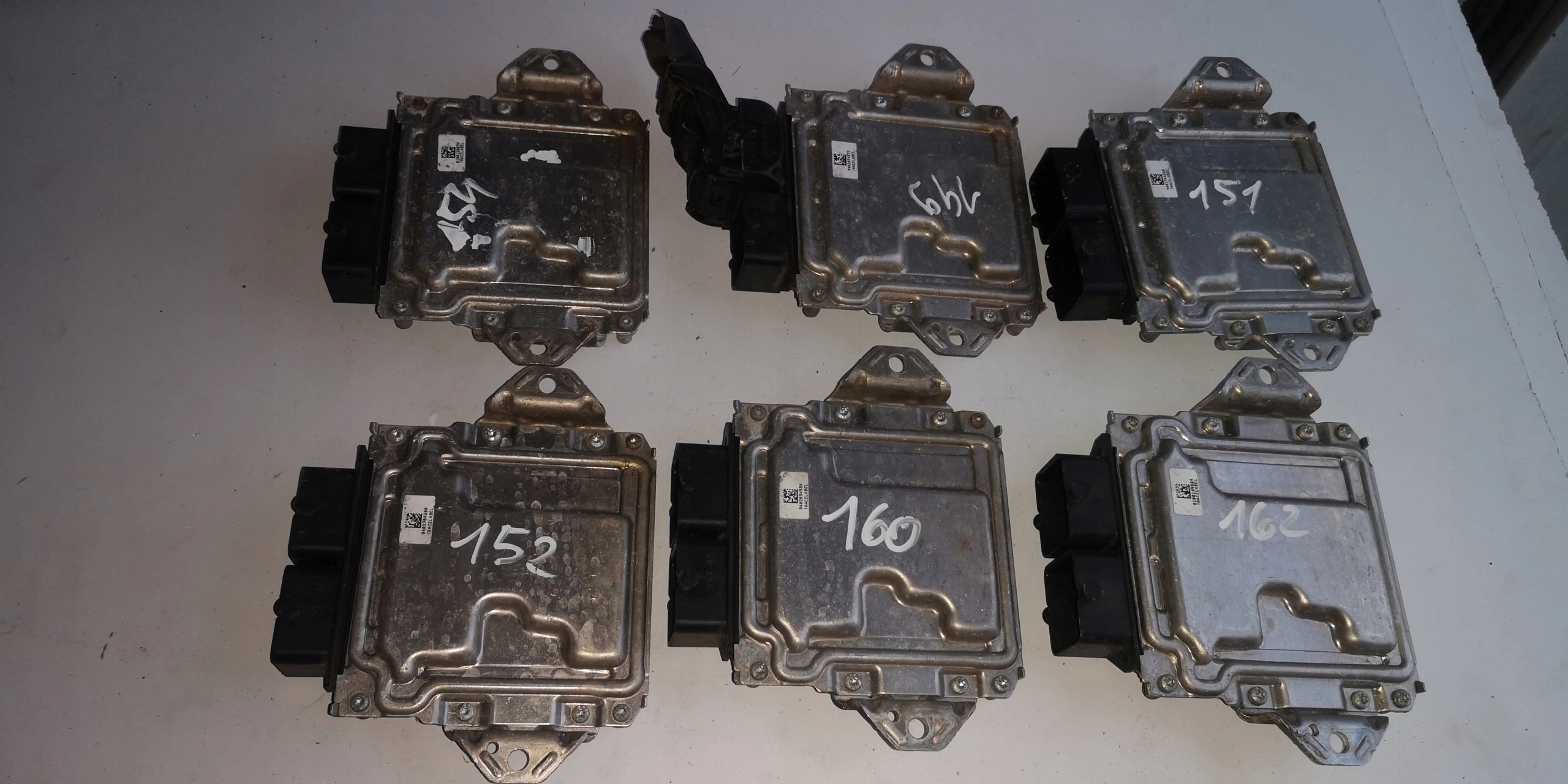computer ECU NISSAN SUZUKI 0261S04260 33920-68K01