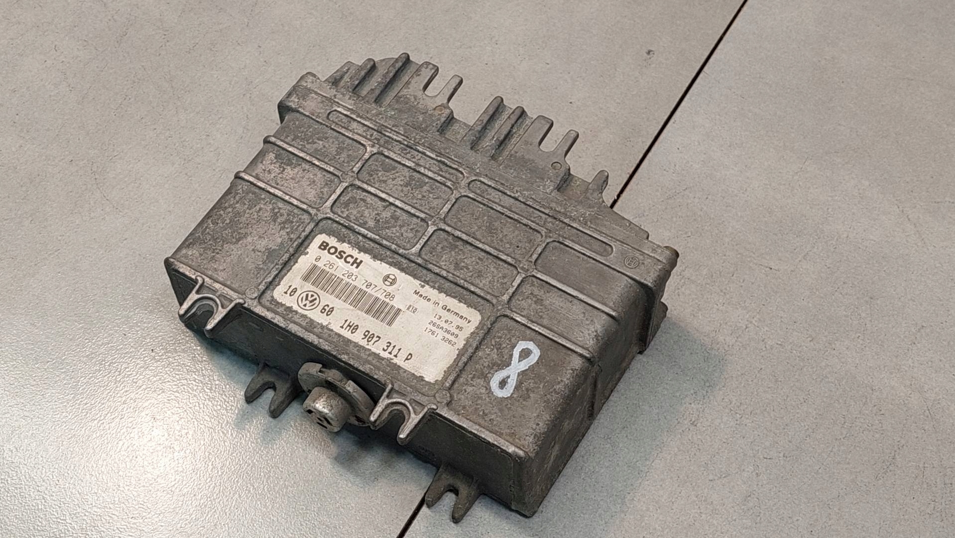control unit of the engine VW PASSAT B4 1.8 1H0907311P