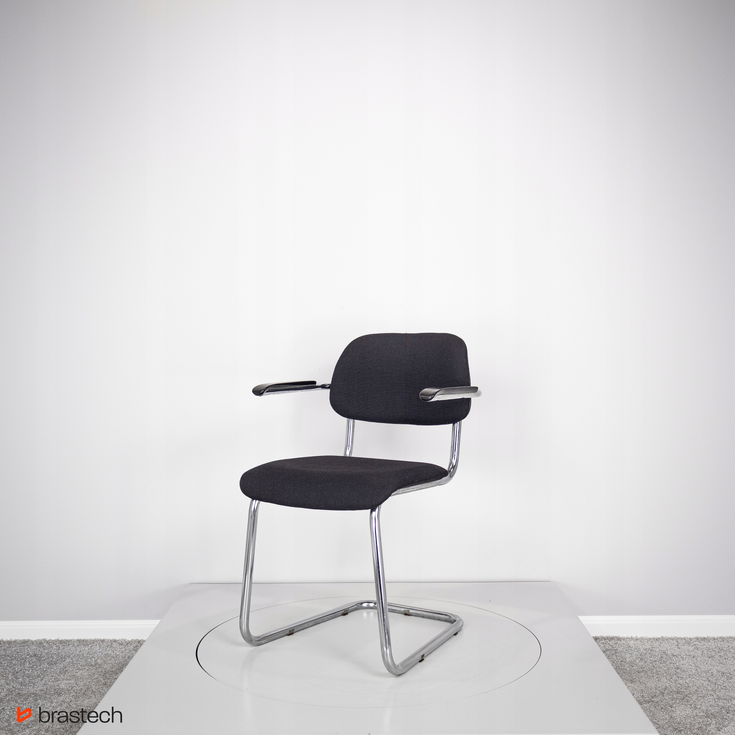 Krzesło biurowe czarne na płozach KB28