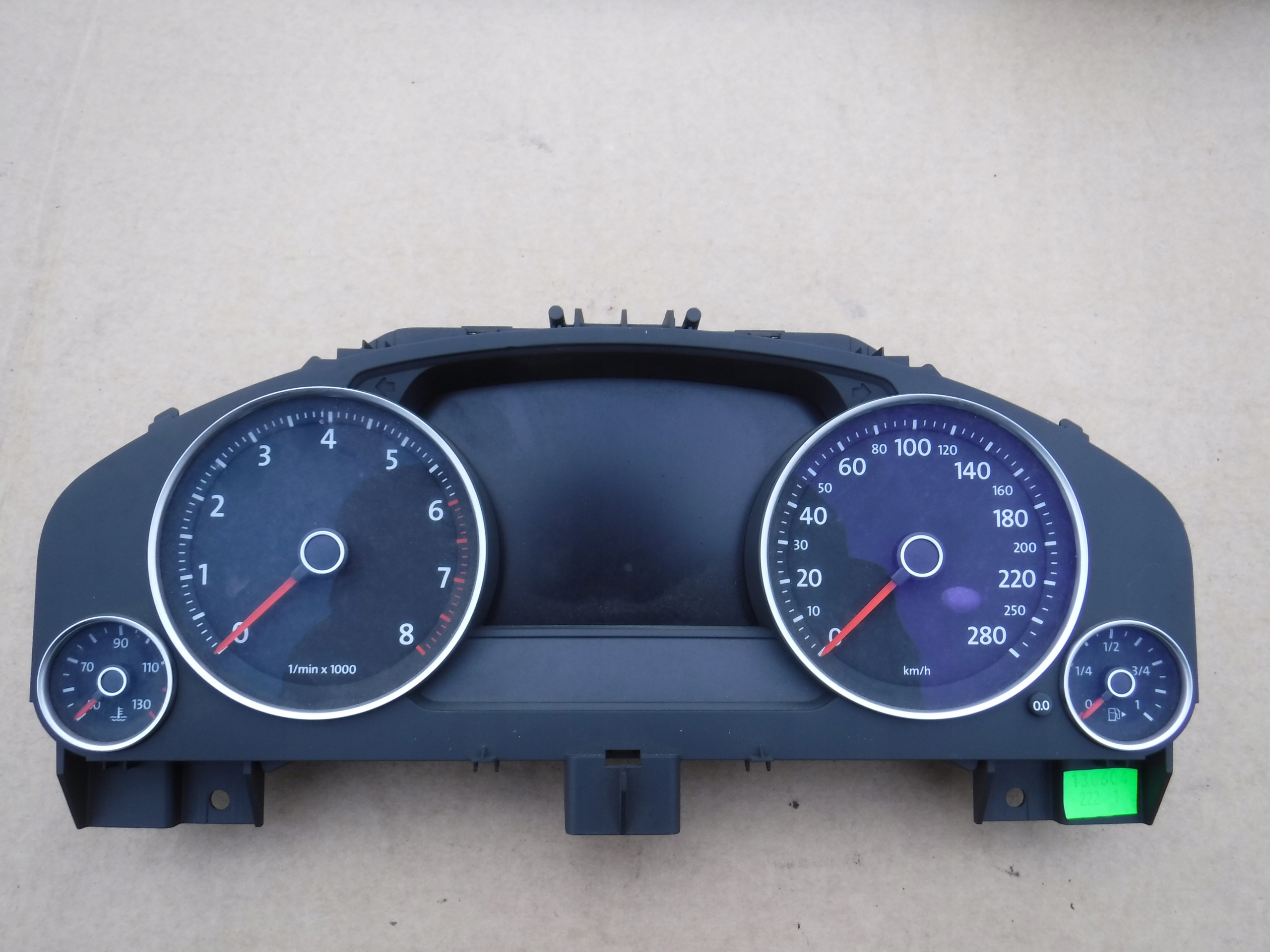 ЛІЧИЛЬНИКИ ГОДИННИК VW TOUAREG 7P6920882K