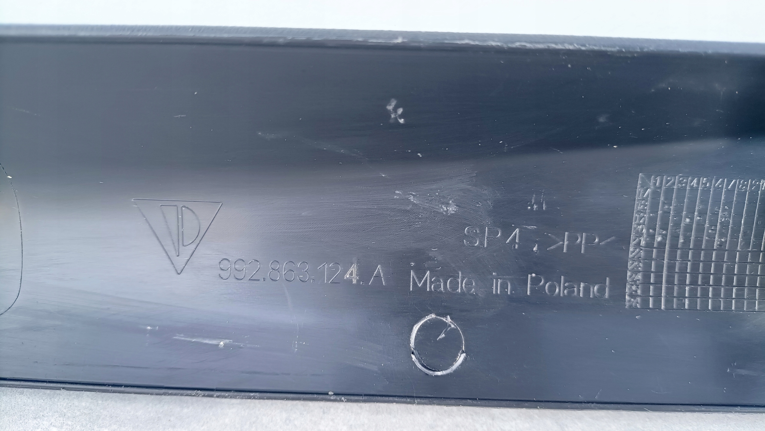 PORSCHE 911 992 moulding threshold PANEL levers 992863124A K104/DF750
