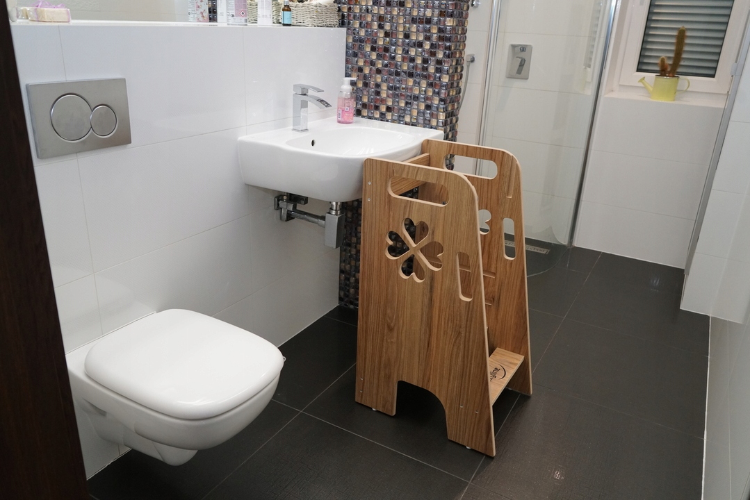 Pomocnik Kuchenny Składany dla dziecka Montessori Kitchen Helper dla dzieci Głębokość siedziska 46 cm