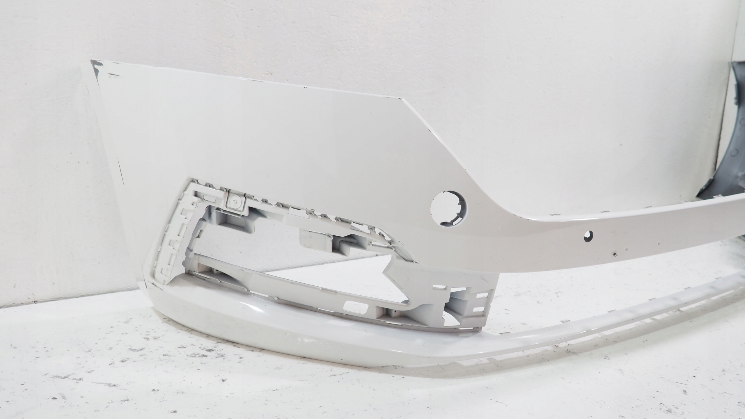 Skoda Octavia IV bumper front front 5E3807221