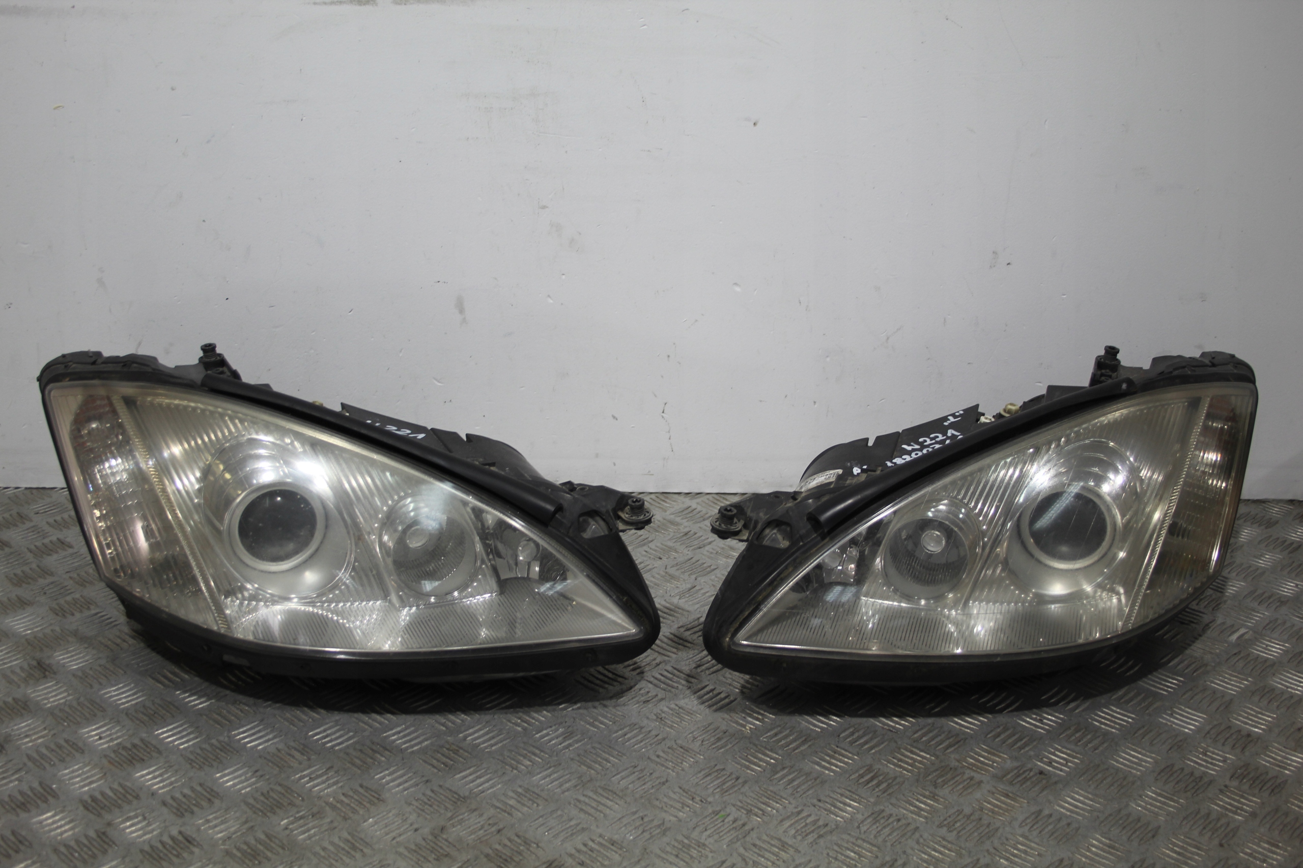 LAMPY PRZÓD XENONY S-KLASA W221 A2218200761