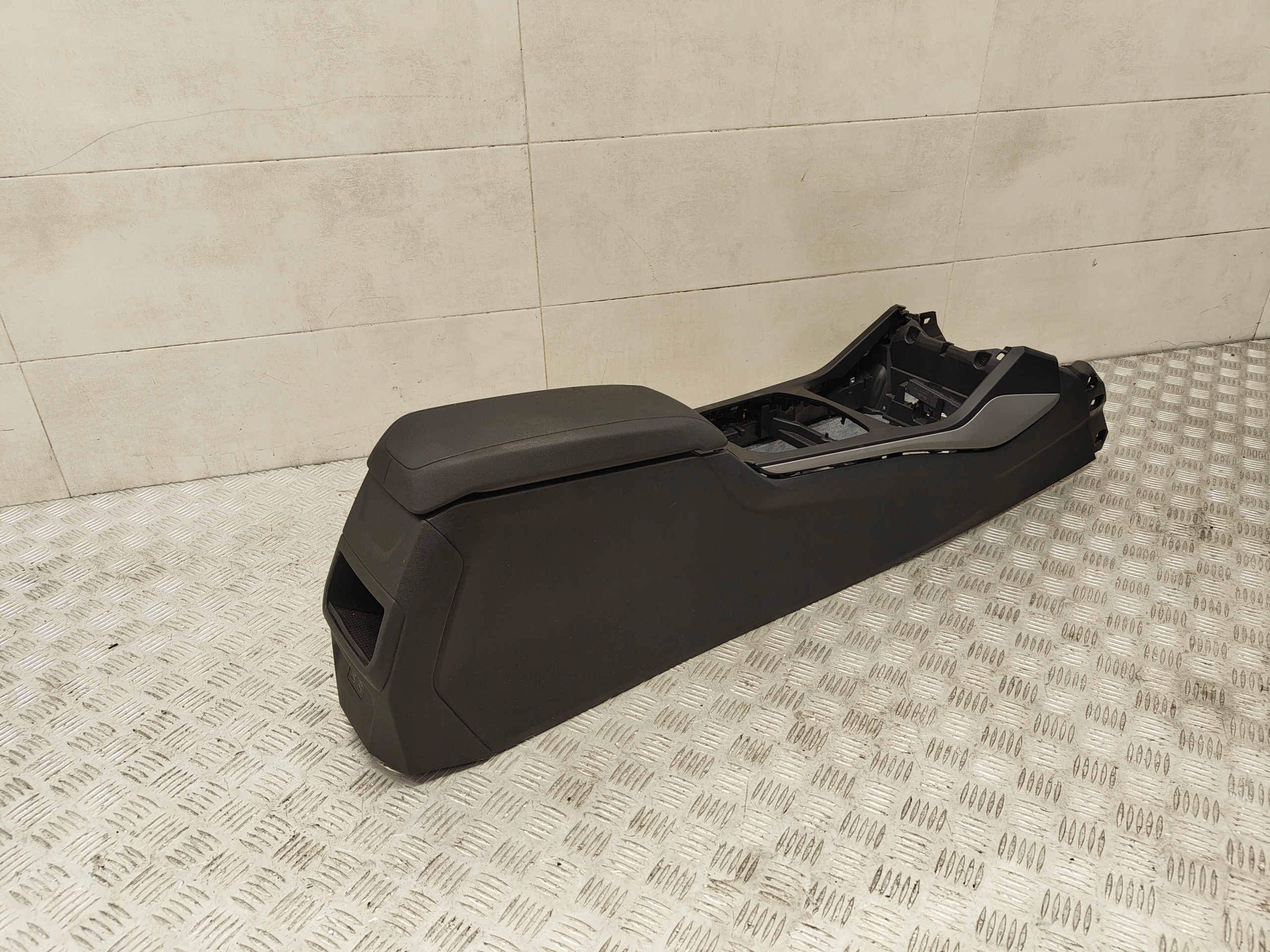 BMW 1 F40 TUNEL central armrest