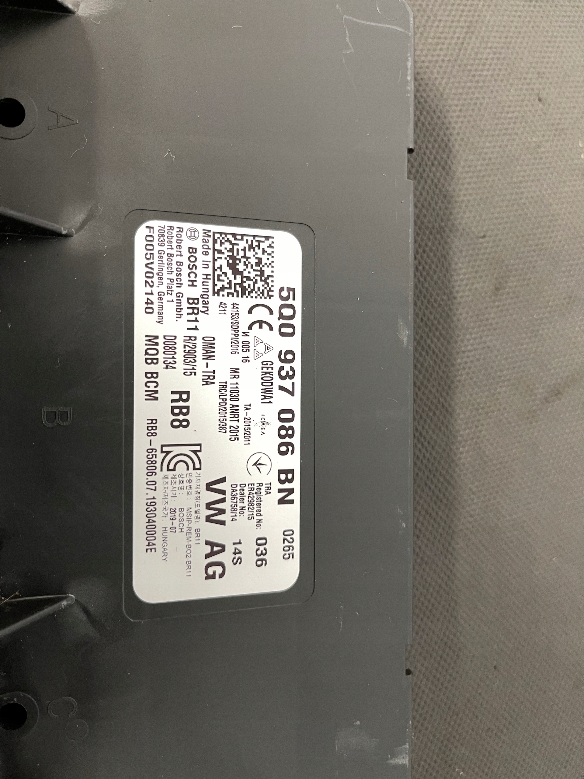 Unité commande confort VW TOURAN III 5TA 1.6 TDI 5Q0937086BN