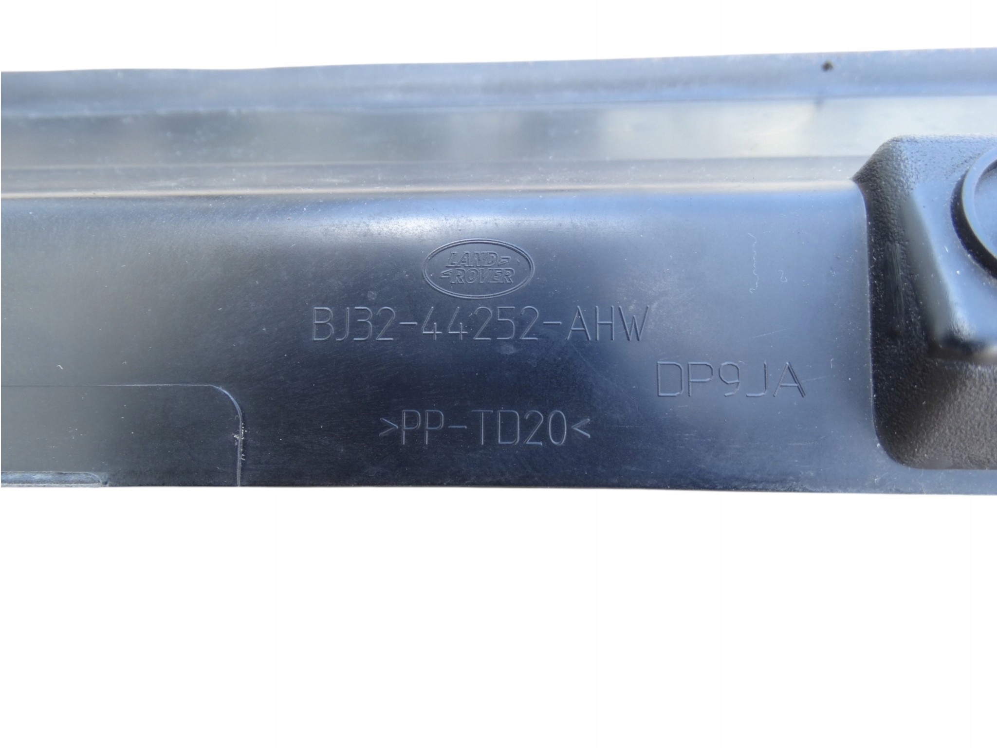 Range Rover Evoque L538 cover mouldings bonnet boot upper BJ32-44252-AHW