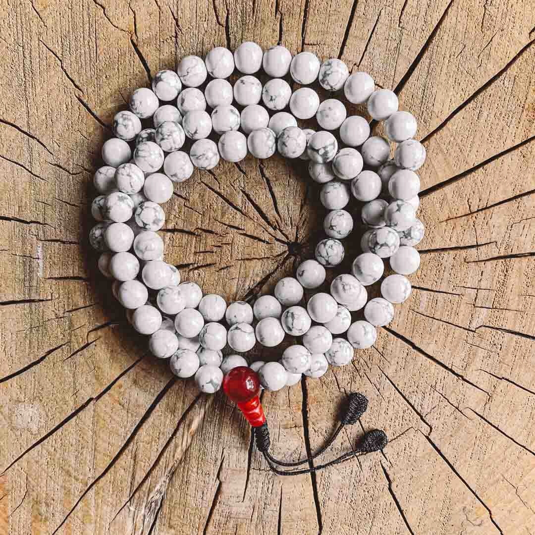 Buddhistická Mala Howlit