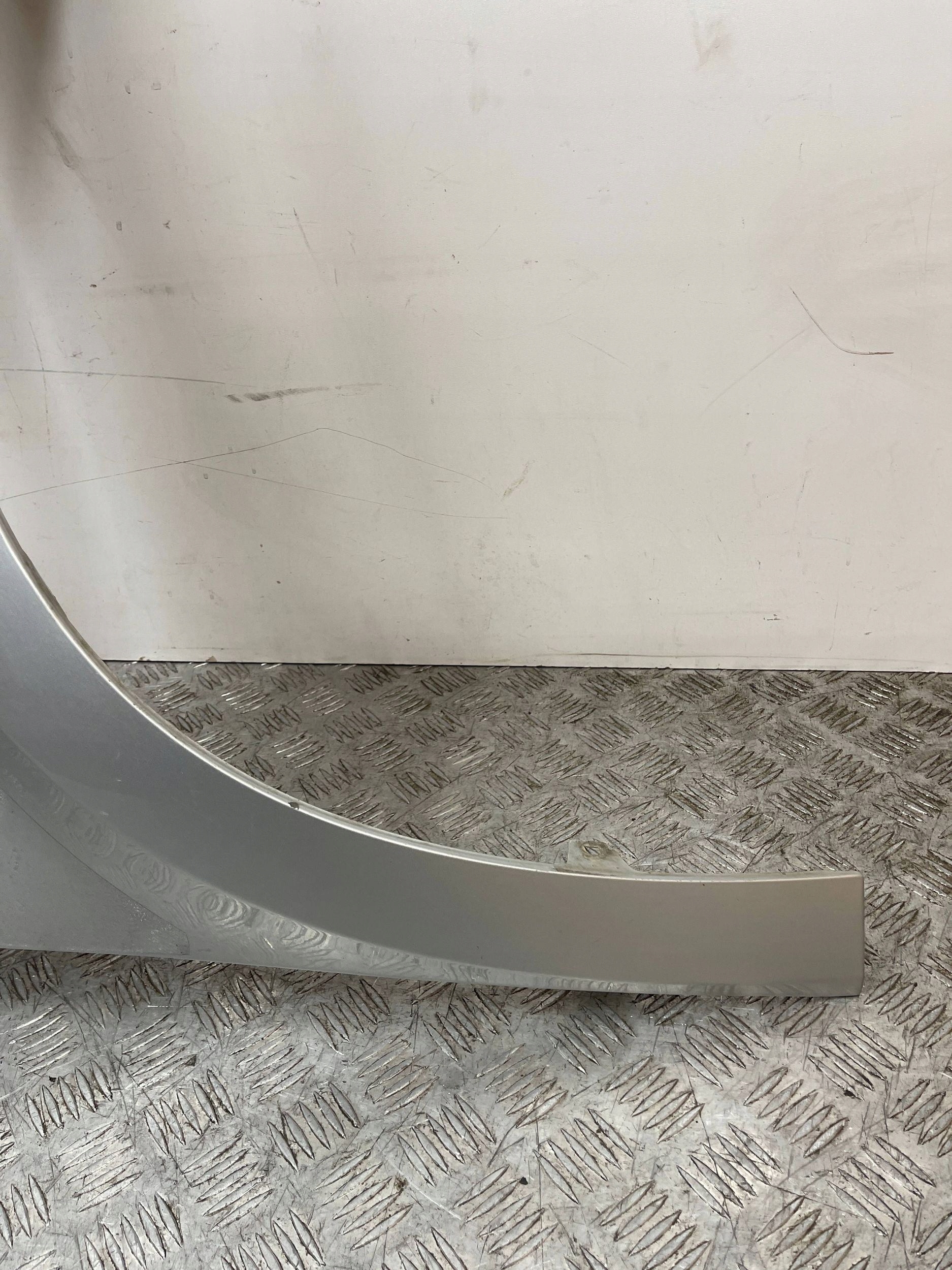 fender front front right Skoda Yeti 5L LIFT 13- 5L0821162A