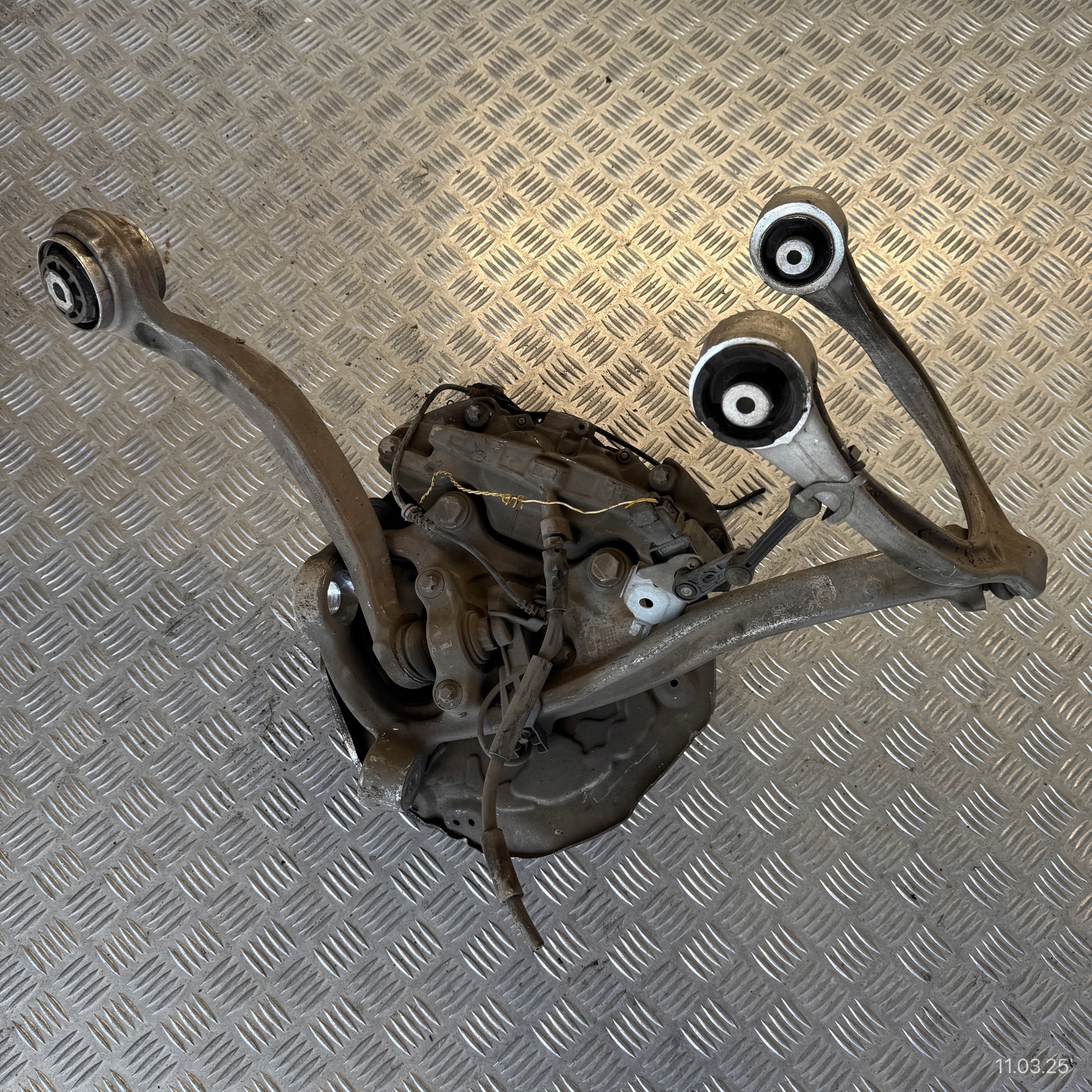 swing front left MERCEDES W205 C-KLASA
