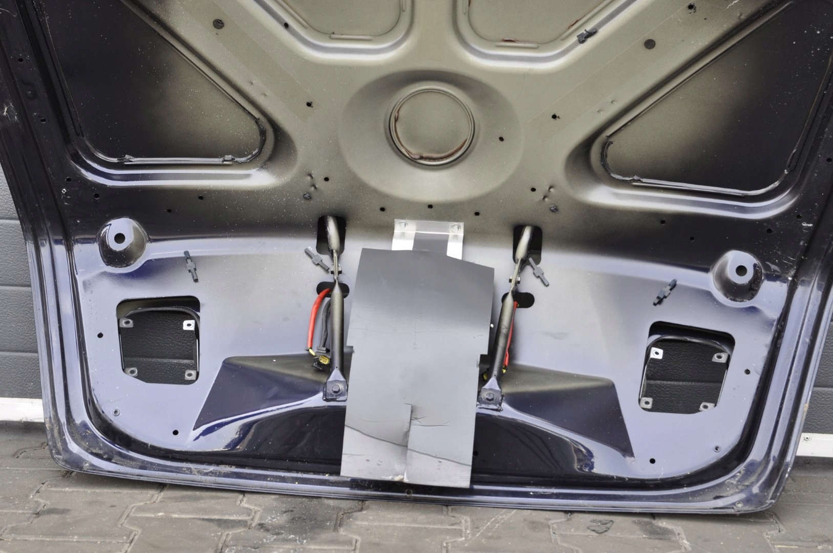 BENTLEY ARNAGE LIFT KLAPA TYŁ TYLNA BAGAŻNIKA Typ samochodu Samochody osobowe