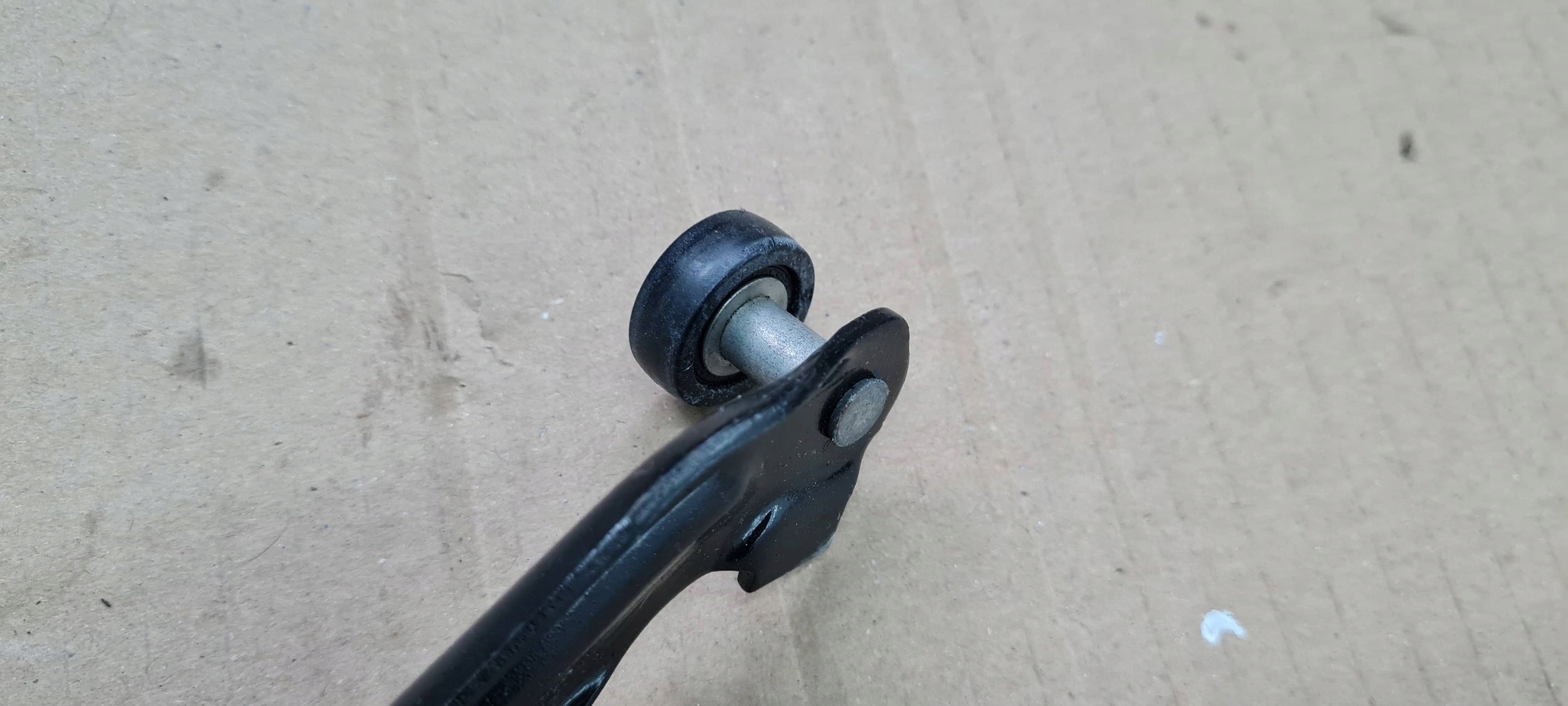 Chrysler Pacifica 2022 roll PROWADNICA door TYLNYCH right PRAWYCH subframe