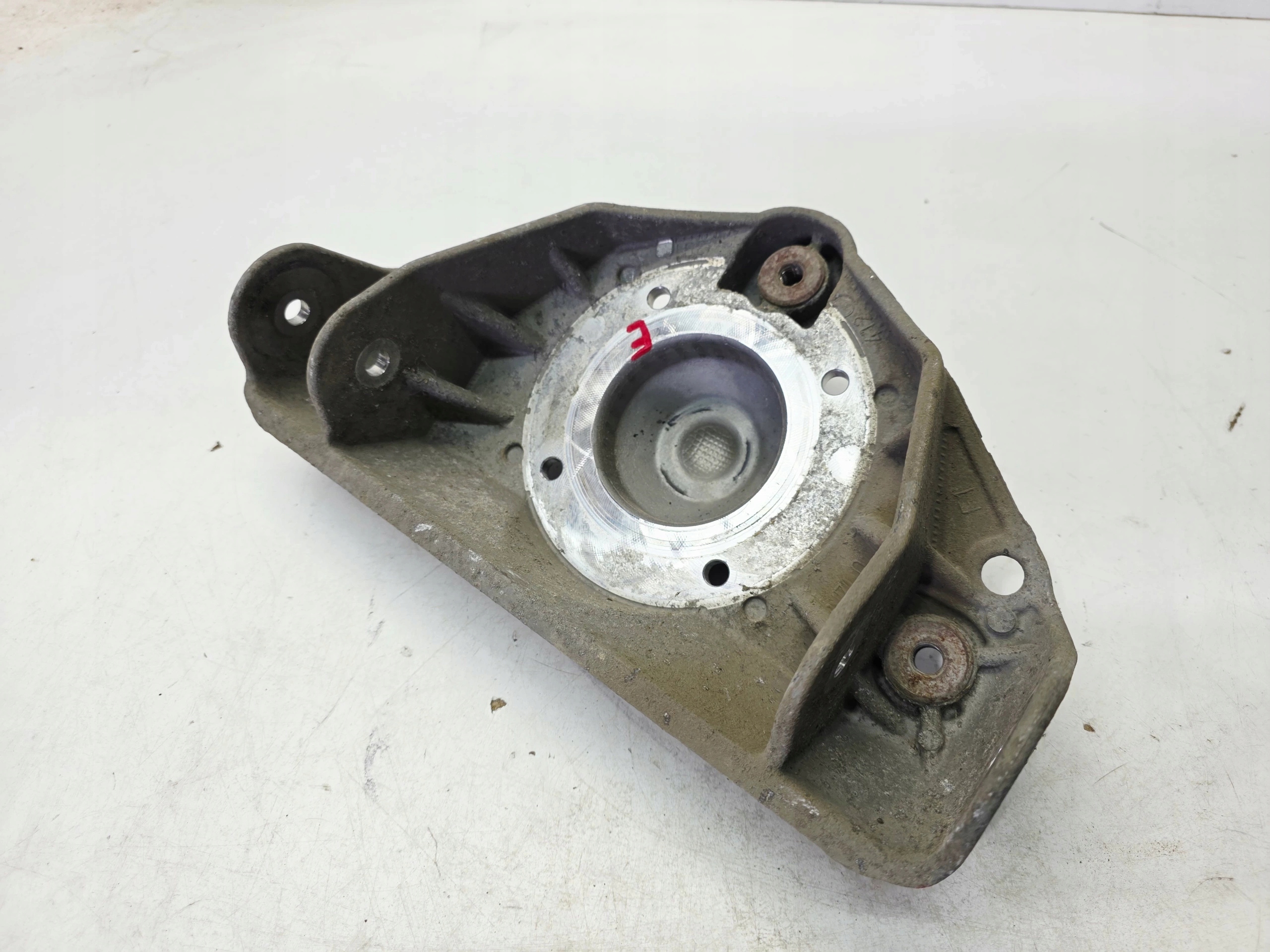 Halter oben des Stoßdämpfers links oder rechts AUDI Q7 4L 7L0412391E