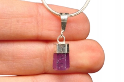 * Rubín Okouzlující Přívěsek Velmi Dobrá Kvalita Č. 3 *