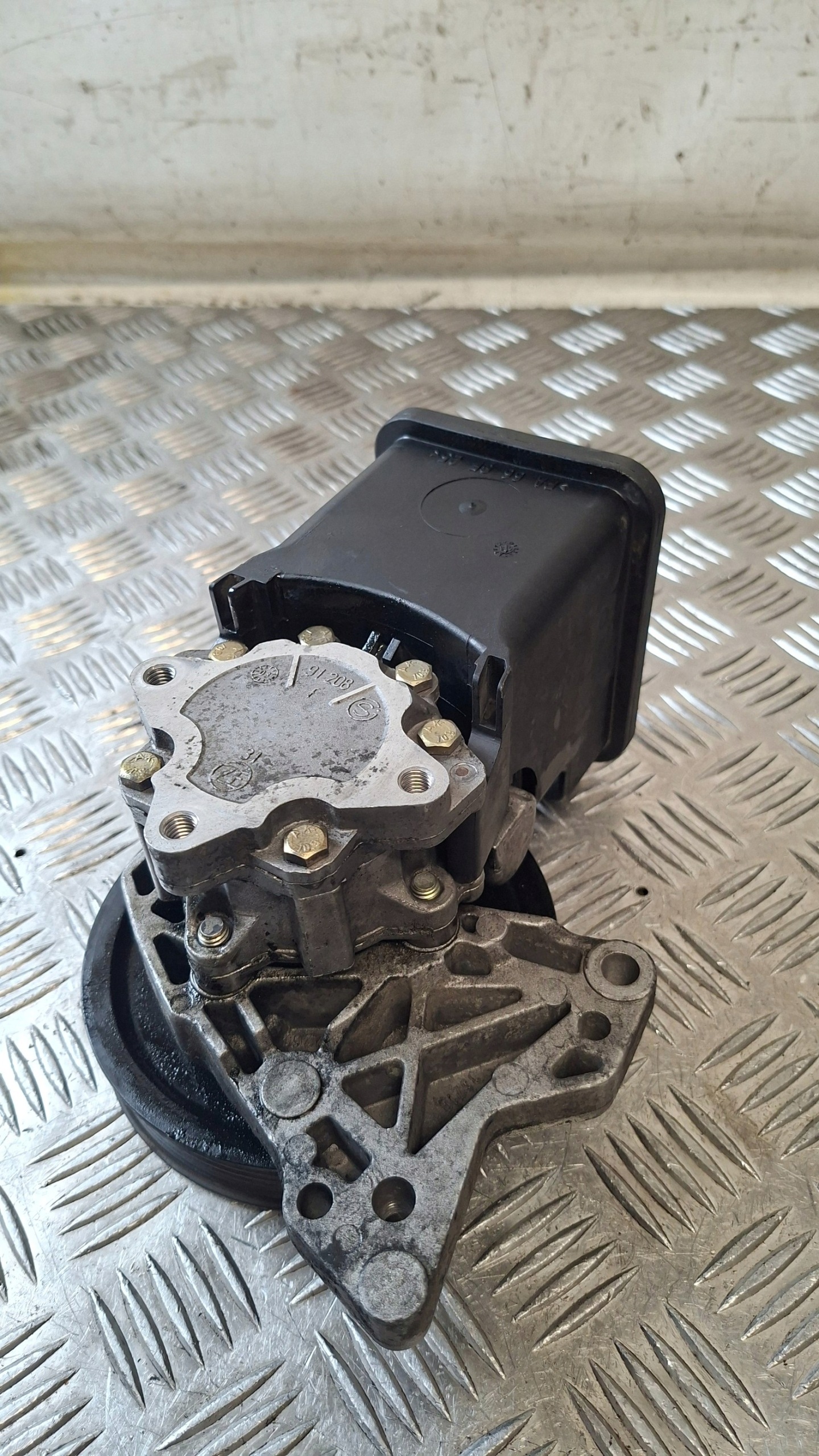 servo čerpadlo BMW E46 2.0D