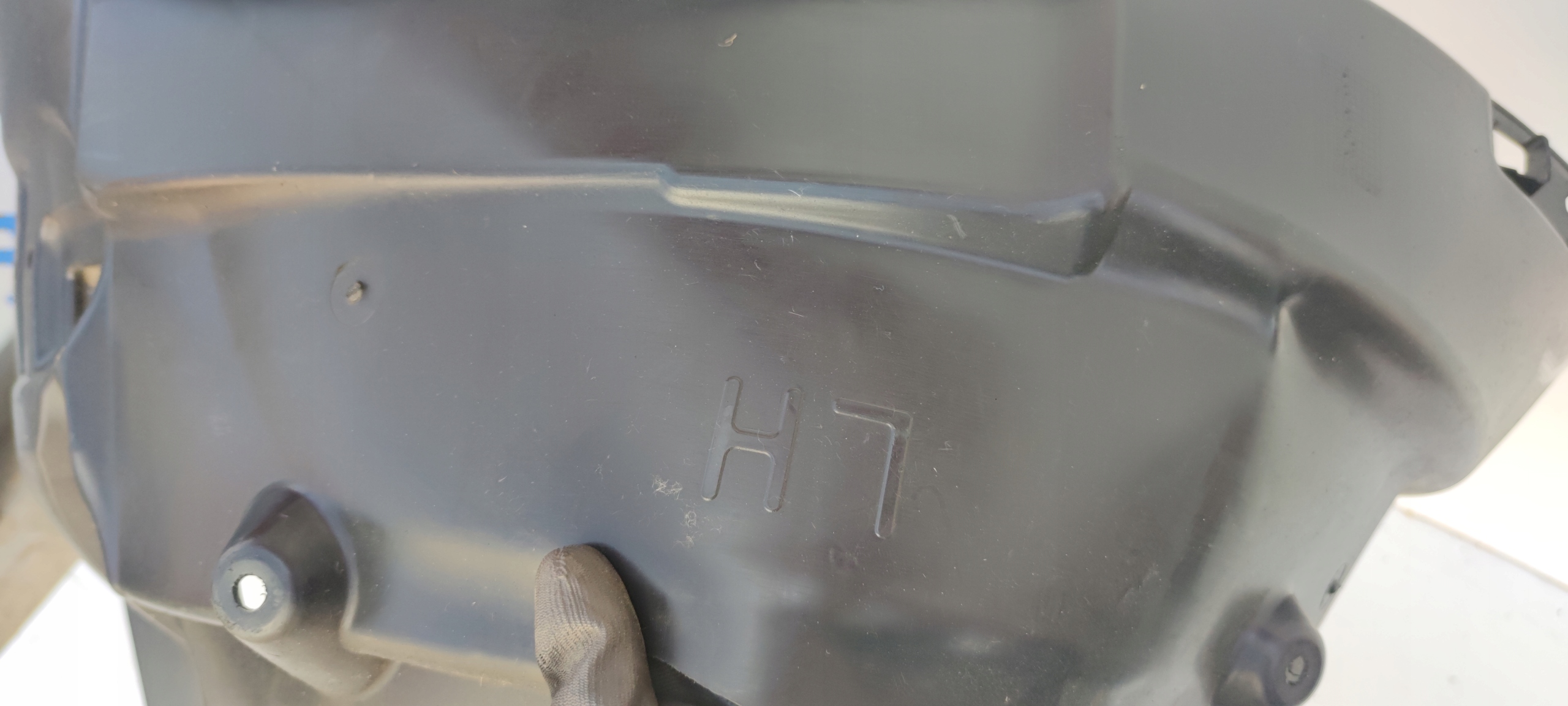 подкрылки FORD RANGER левая передняя